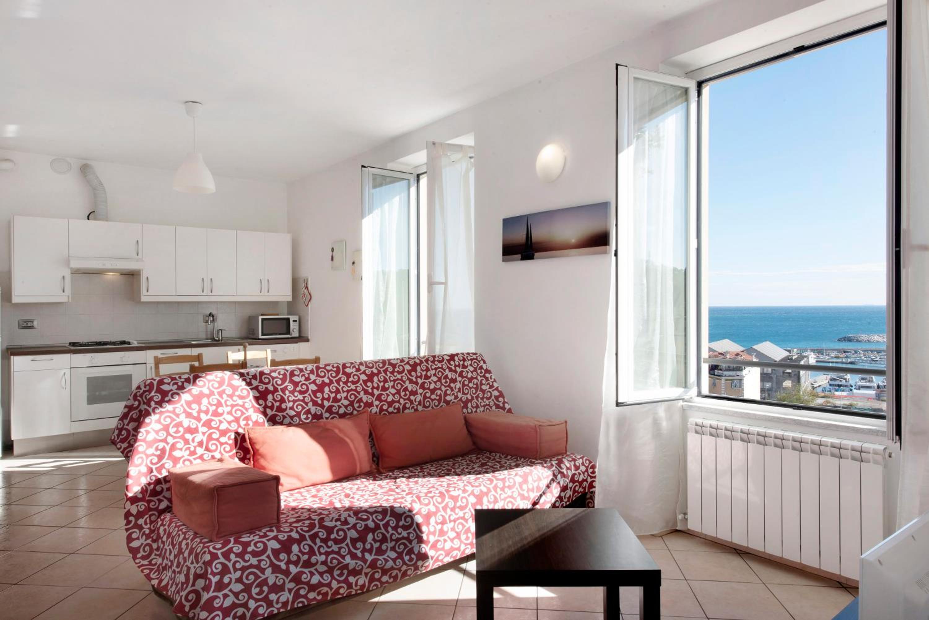 Trilocale in villa vista mare Apt 3 view 5