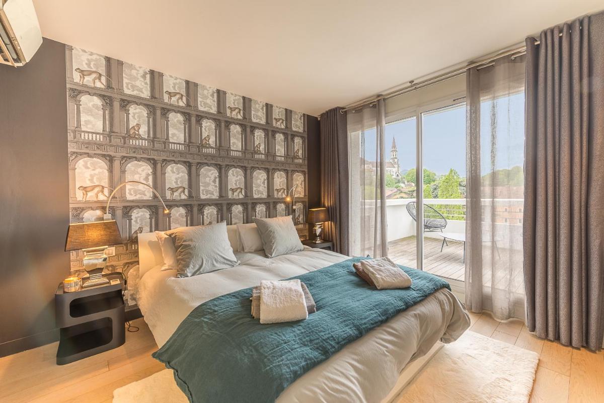 Annecy Lake, Luxury top floor apartment by LocationlacAnnecy, LLA Selections view 3