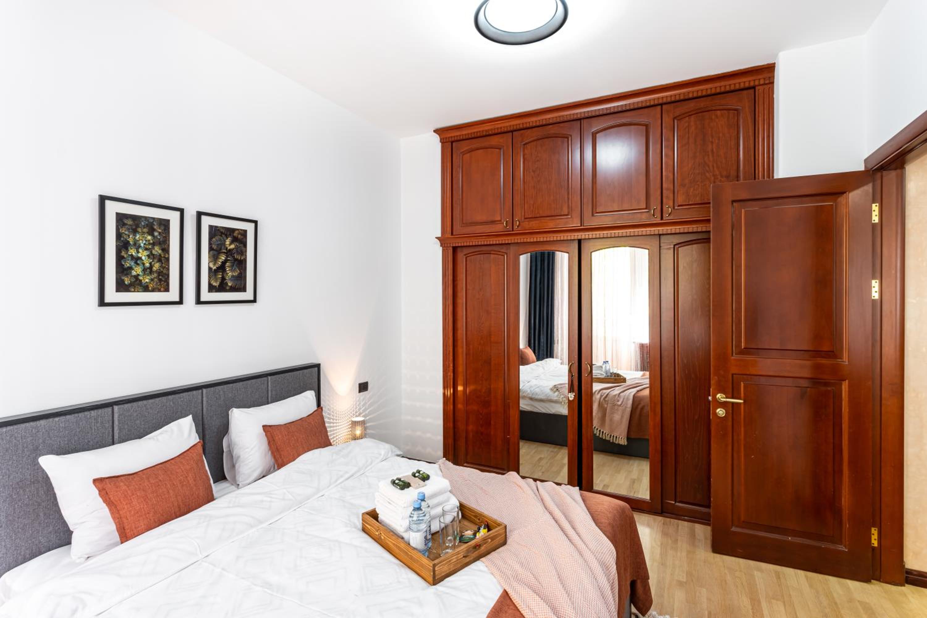 hotelise I Trafalgar Apartment