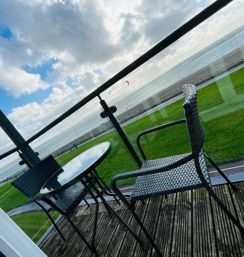 Sea view apartment at the beach! view 3