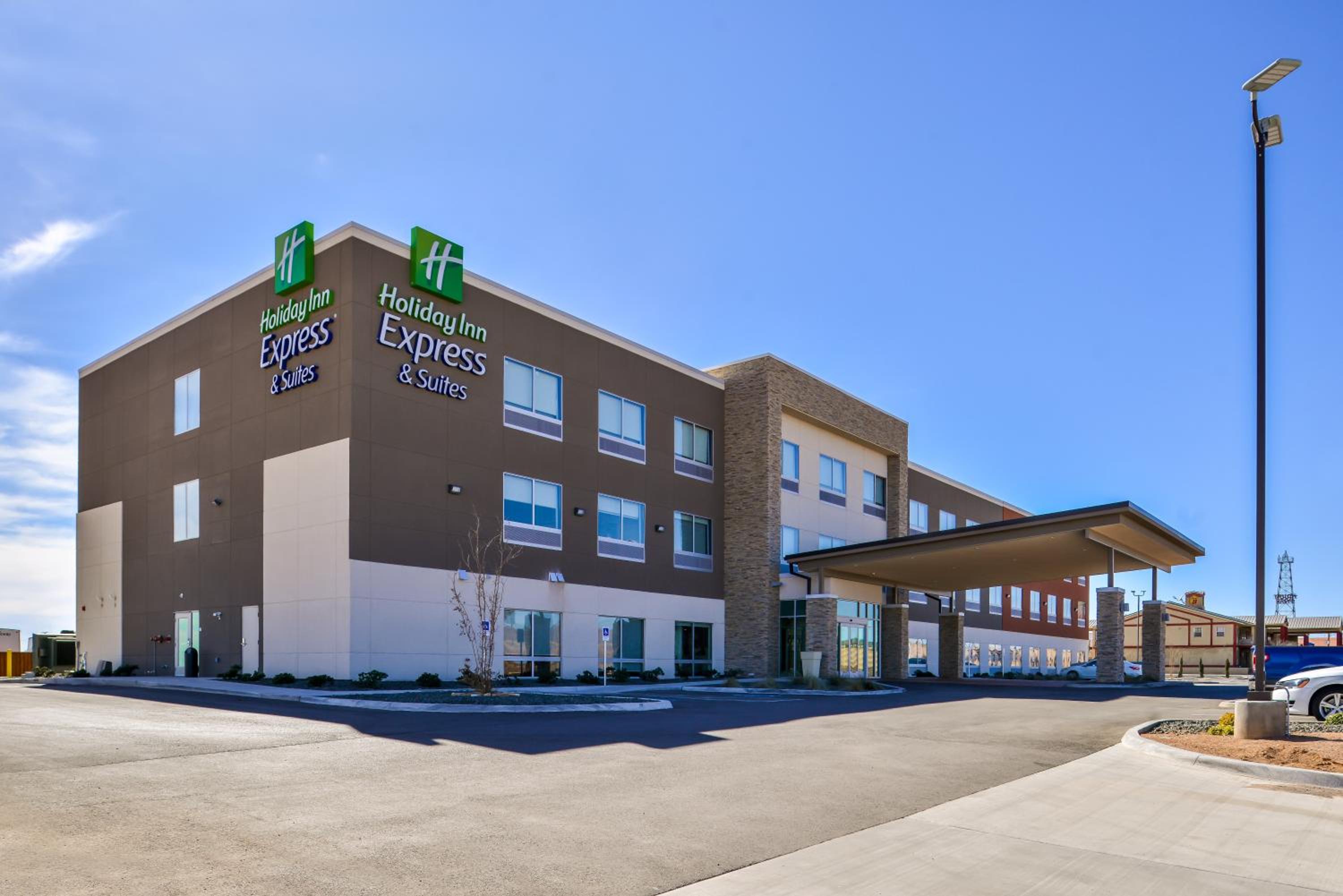 Van Horn Vacations - Holiday Inn Express  Suites - Van Horn, an IHG Hotel - Property Image 1