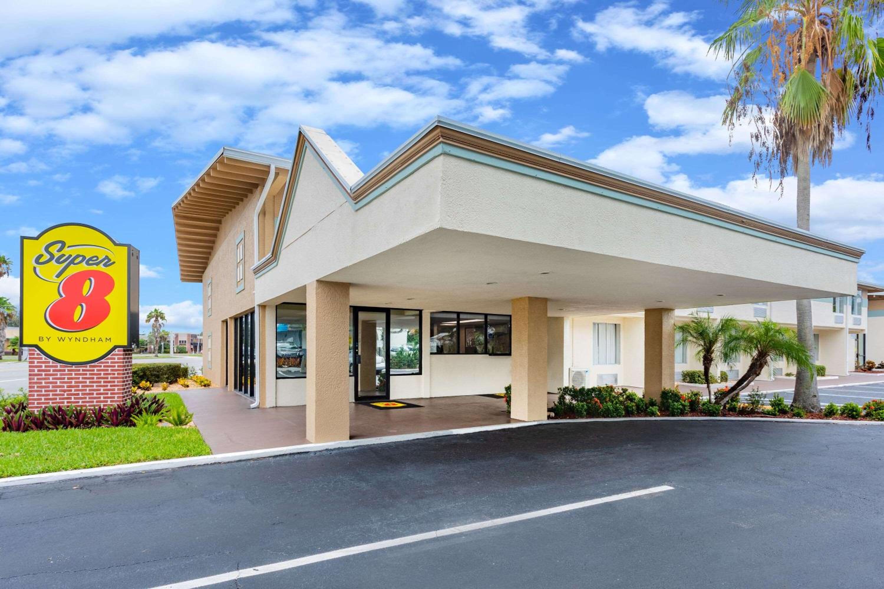 Super 8 by Wyndham Melbourne view 2