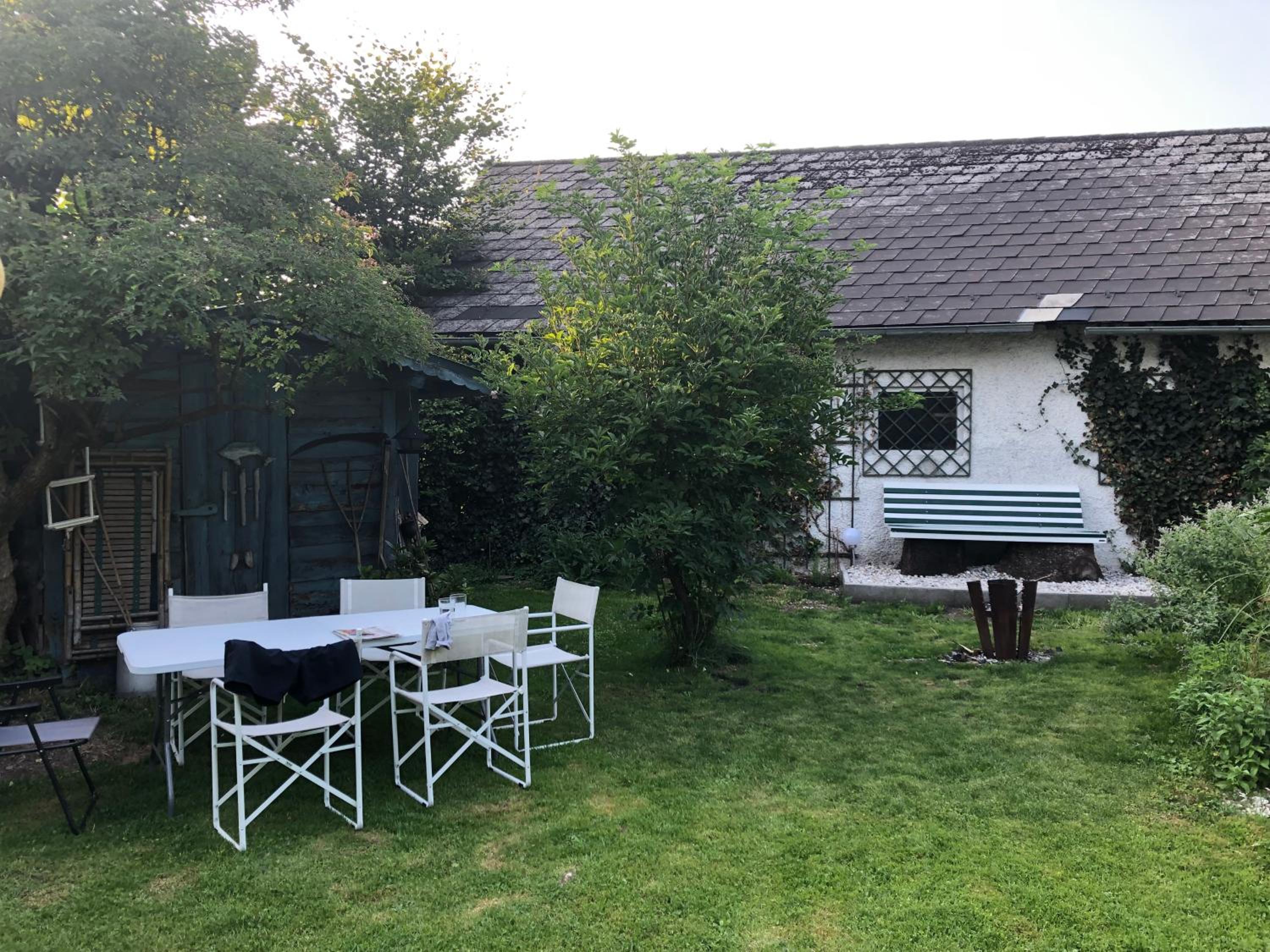 Haus mit Sauna und privatem Badeteich in Anif bei Salzburg