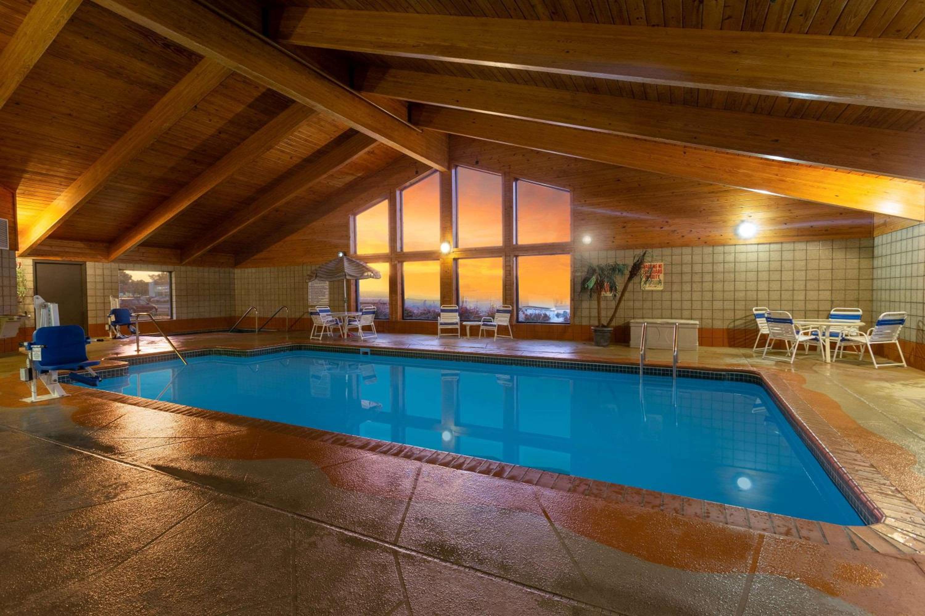 AmericInn by Wyndham Hartford WI view 4