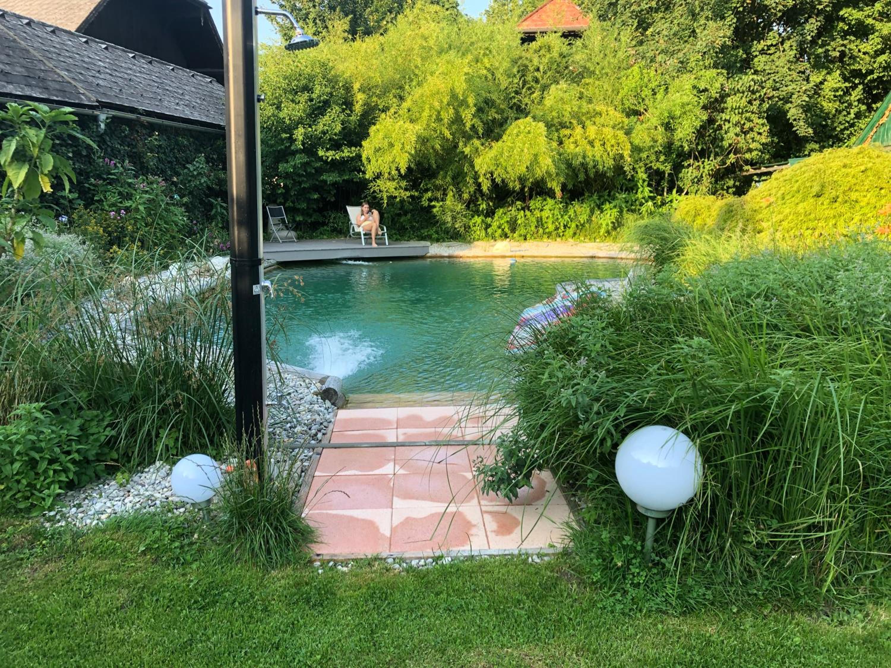 Haus mit Sauna und privatem Badeteich in Anif bei Salzburg