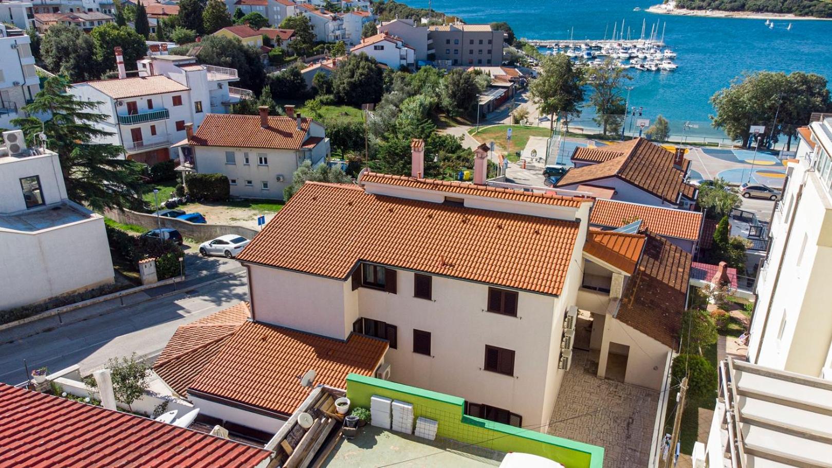 Holiday apartment 50m from the beach photo 4