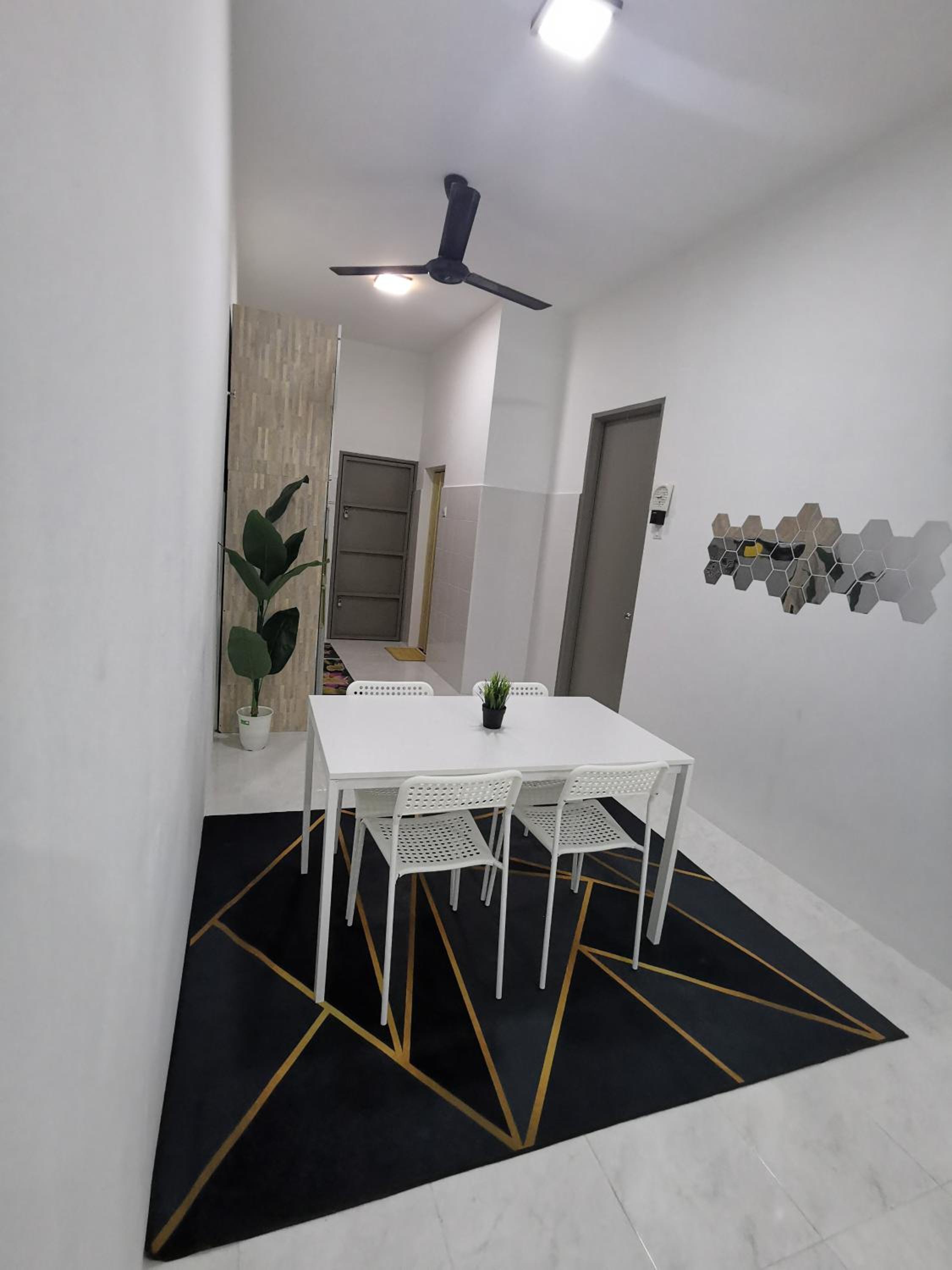LYNN HOMESTAY SERI ISKANDAR photo 8