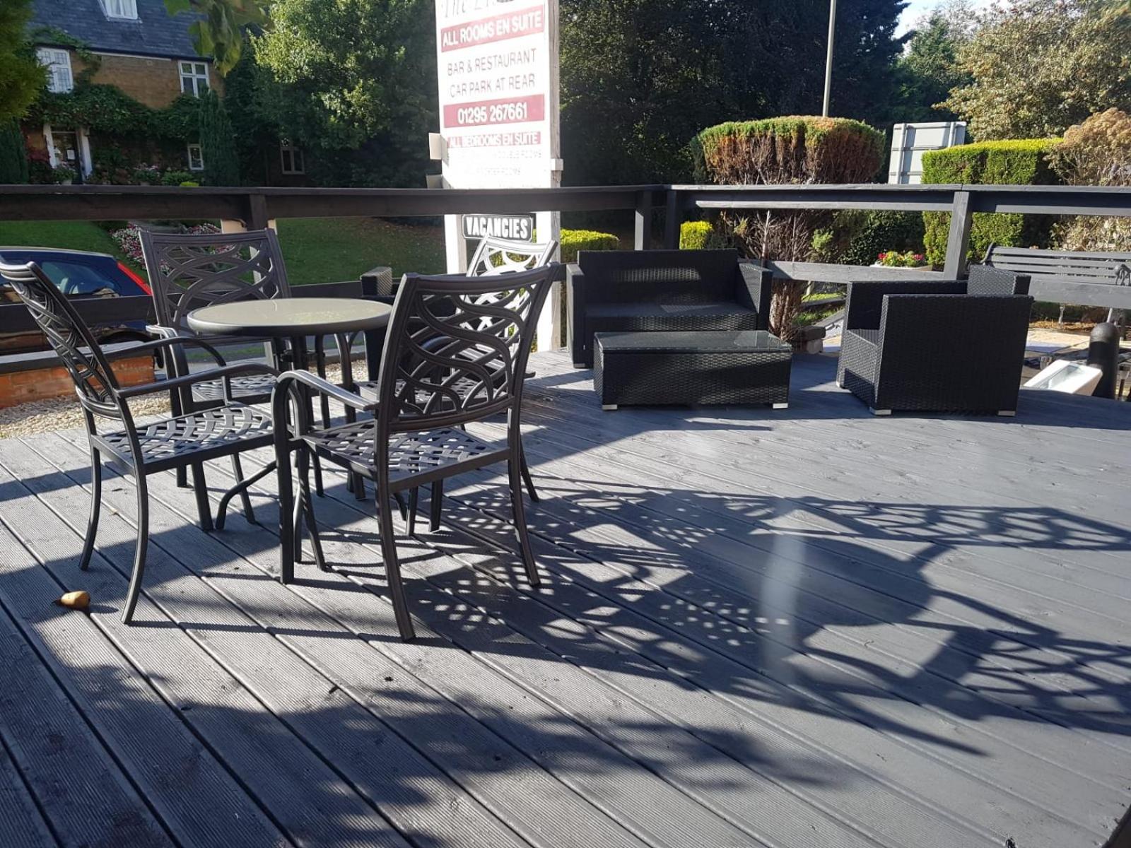 Banbury Vacations - The Lismore Hotel - Property Image 4