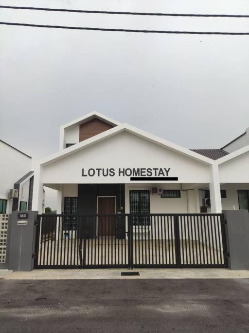 Free Disney Hotstar Private Pool Lotus Homestay Alor Setar for MUSLlM photo 8