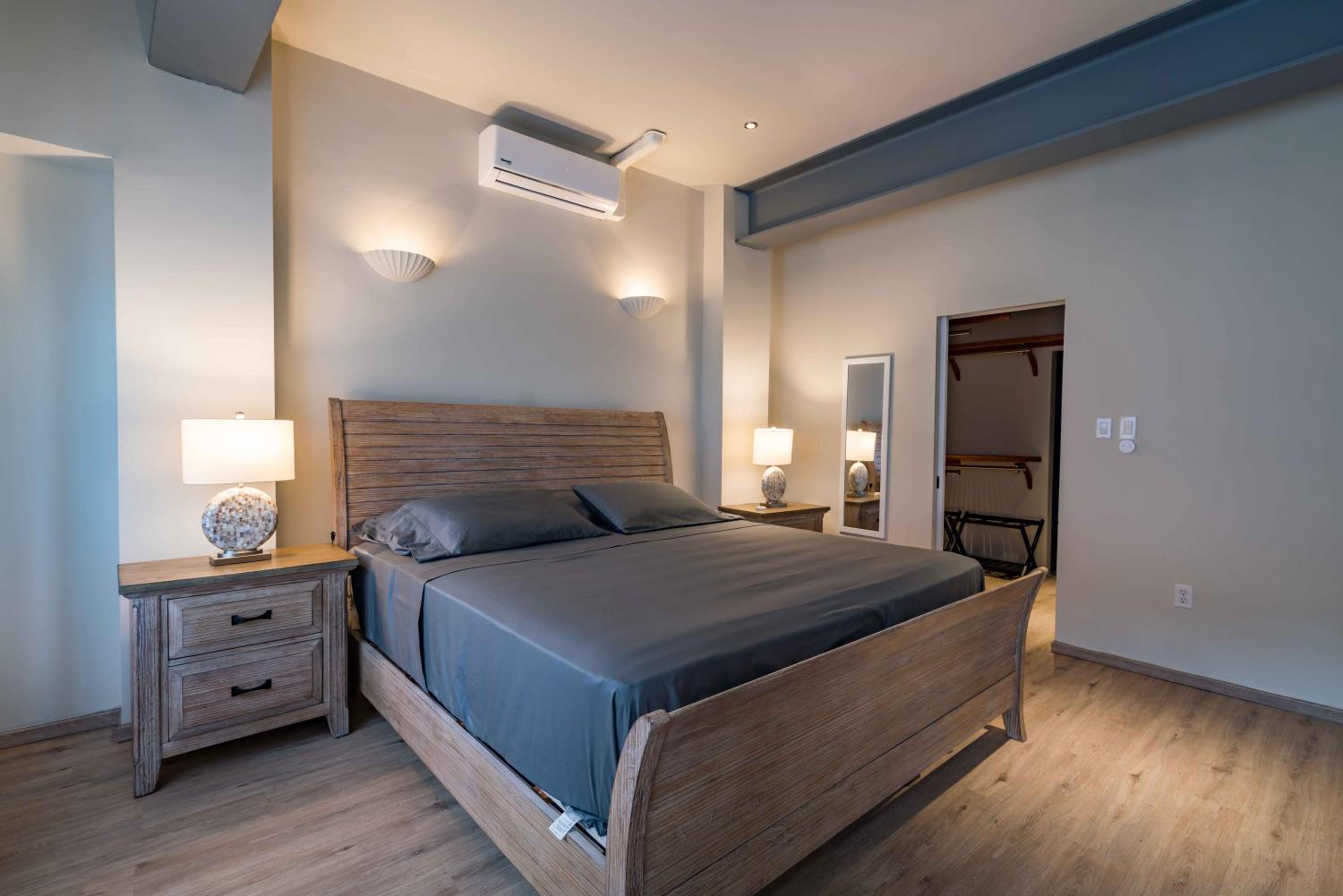 La Casa Amarilla Apartments