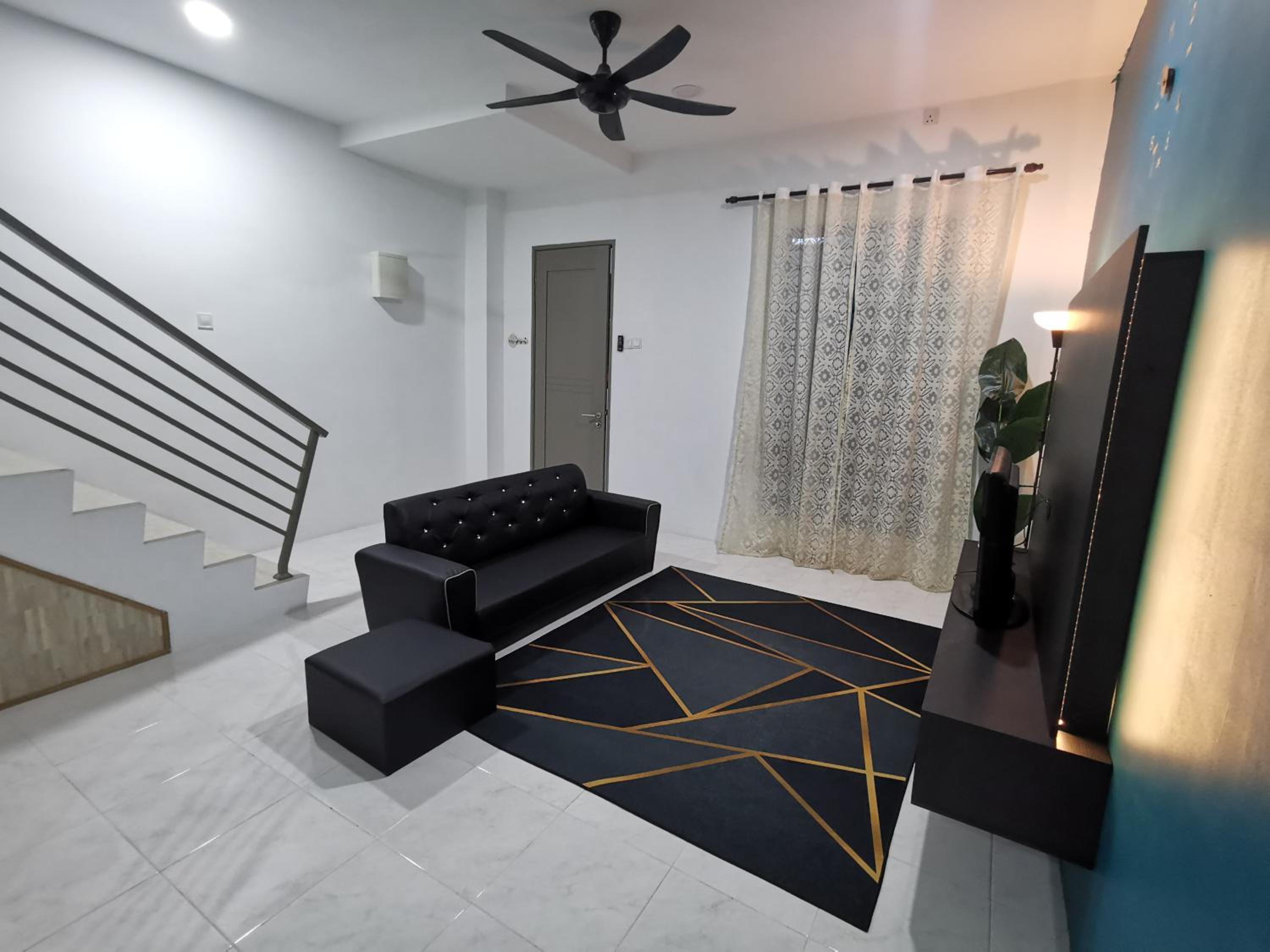 LYNN HOMESTAY SERI ISKANDAR photo 6