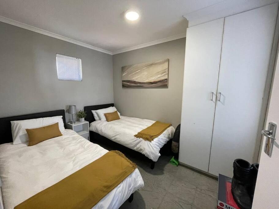 61 hbc, Hermanus, photo 5 of 14