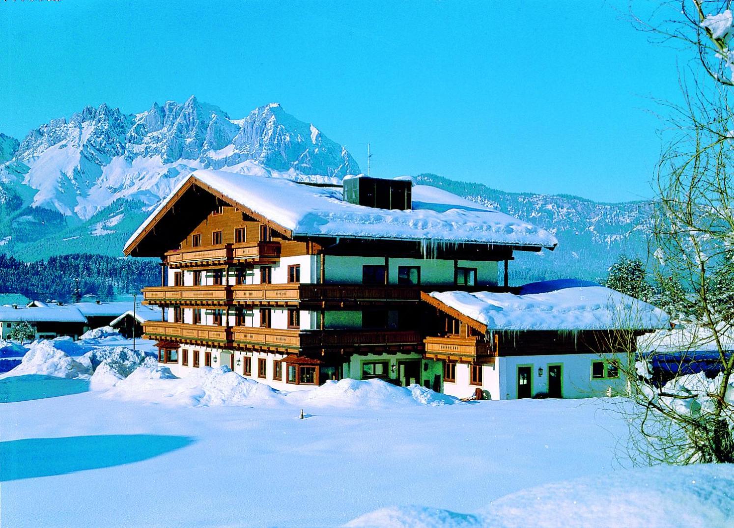 Kaiserhotel Kitzbühler Alpen view 2