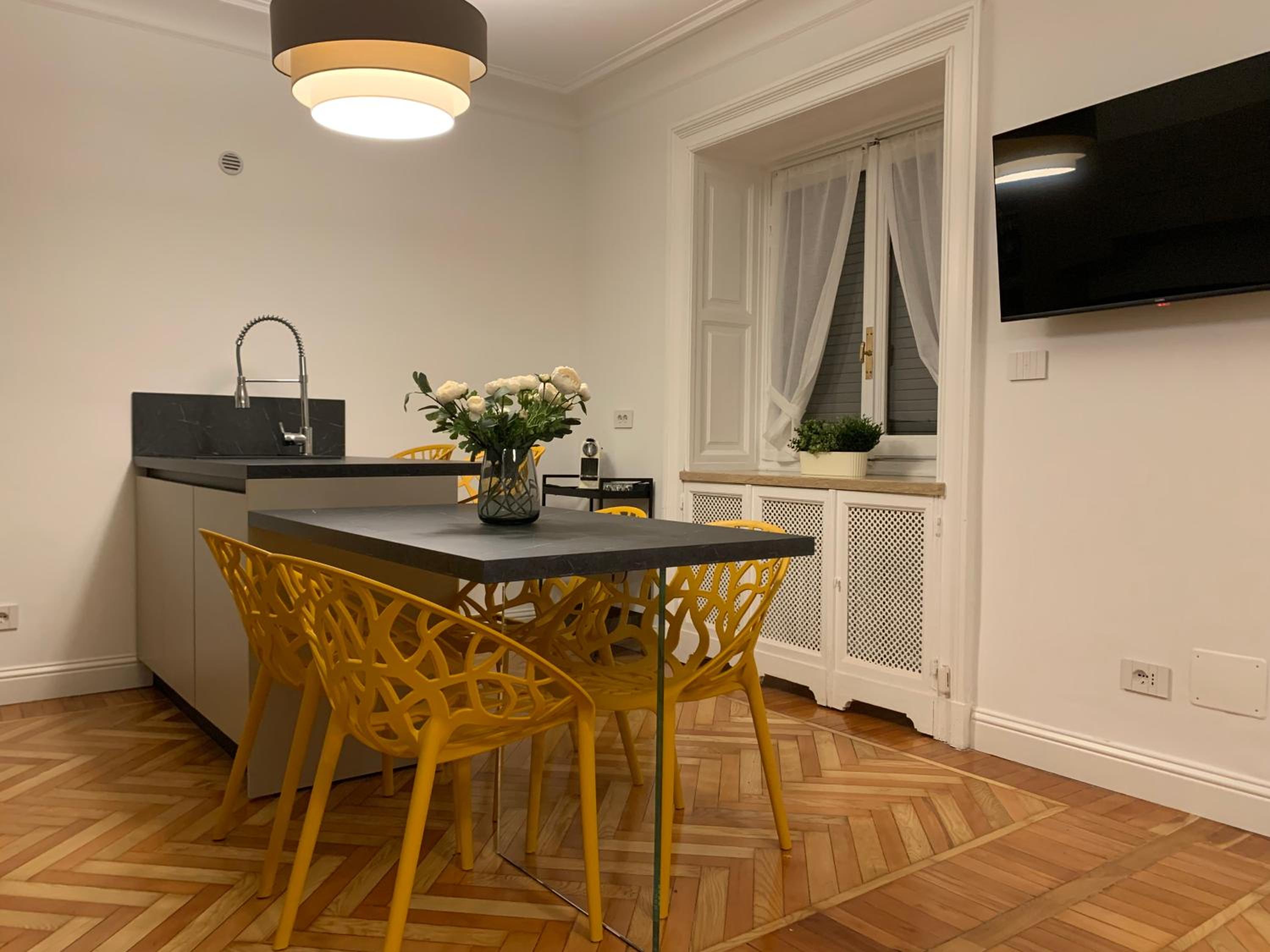Turin Central Apartment view 4