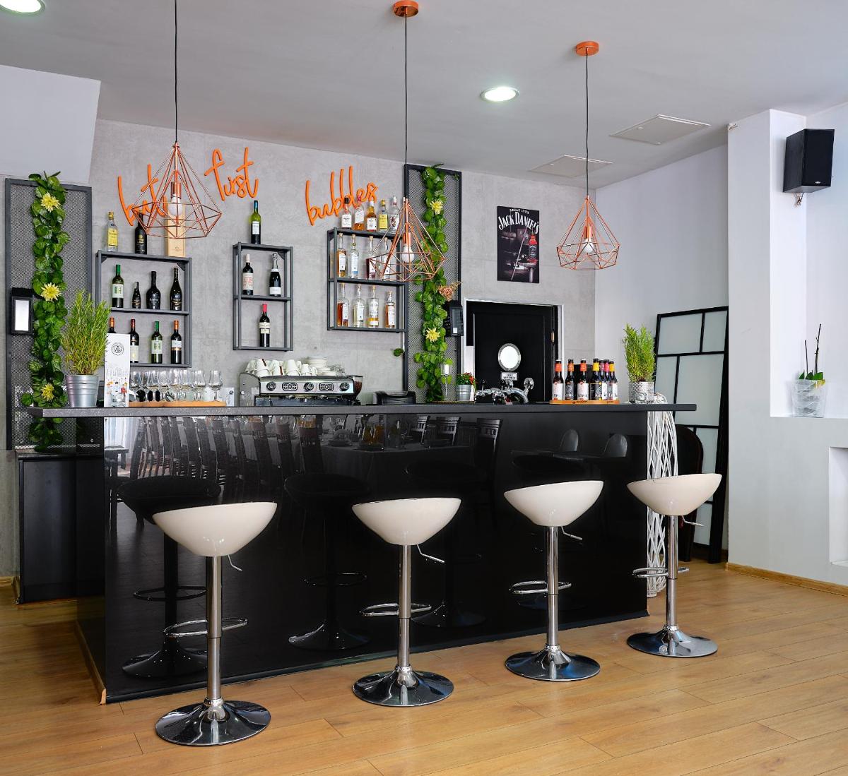 bar