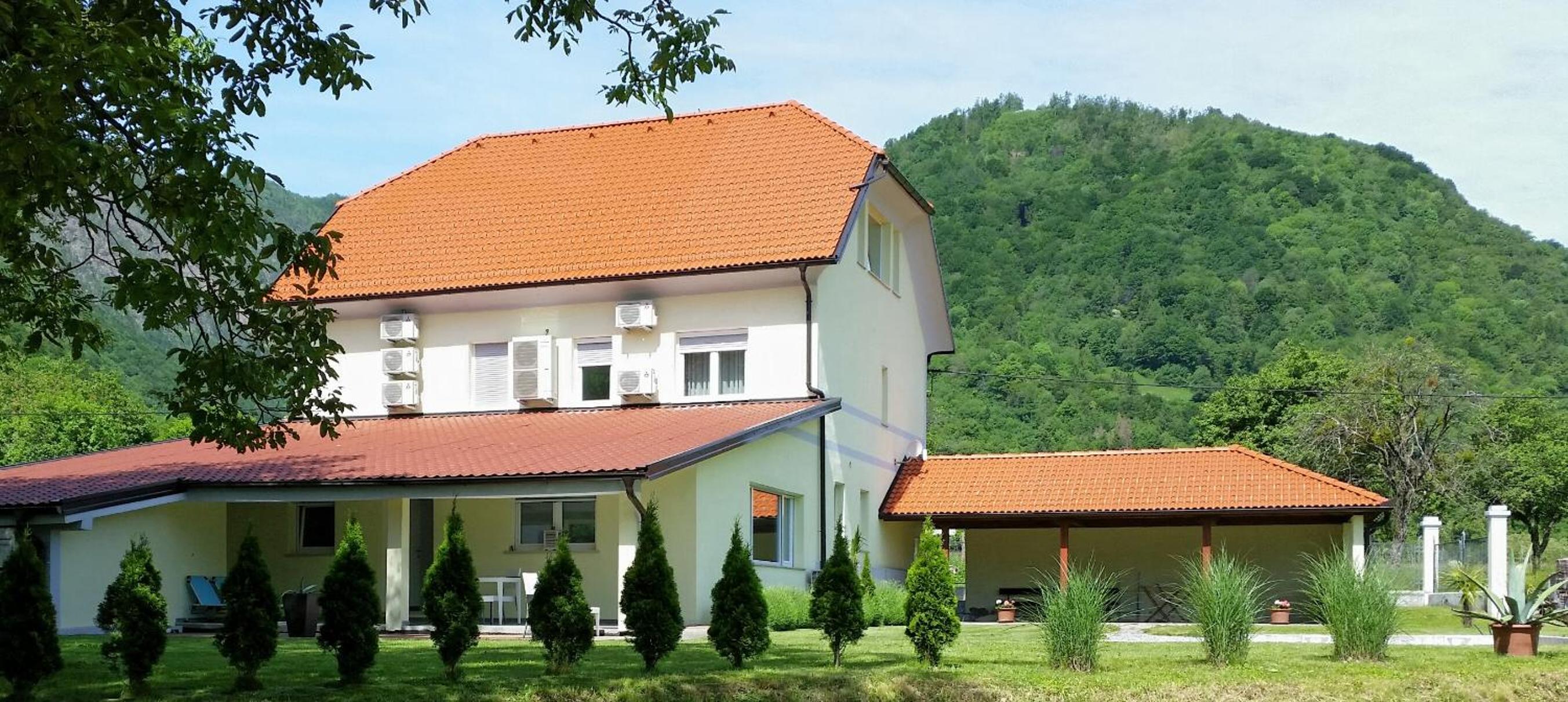 Apartments Volče