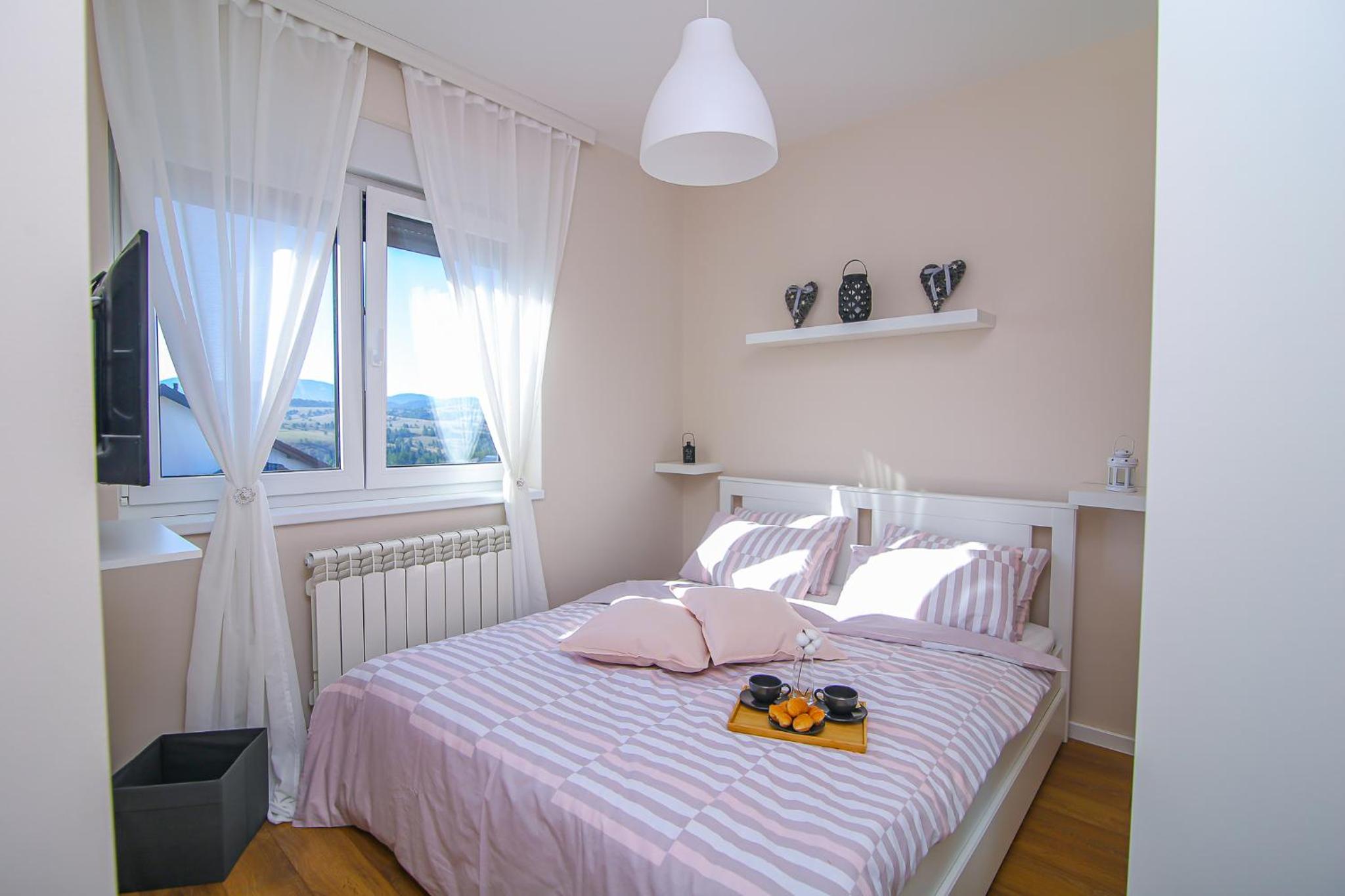 Narcis 17 - novonamesteni apartman sa prelepim pogledom na Tornik view 3