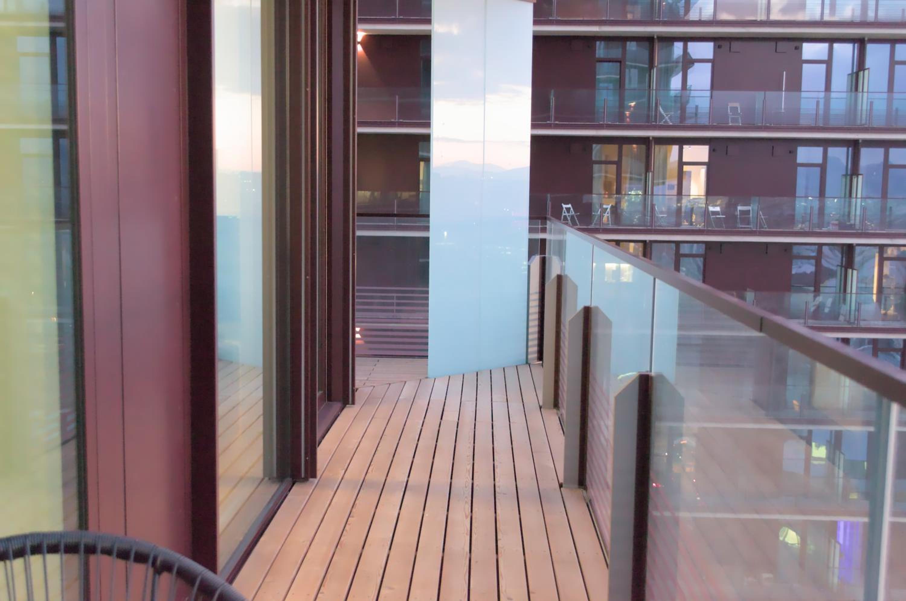 Triiiple Suites Level 22 mit Balkon und Tiefgarage