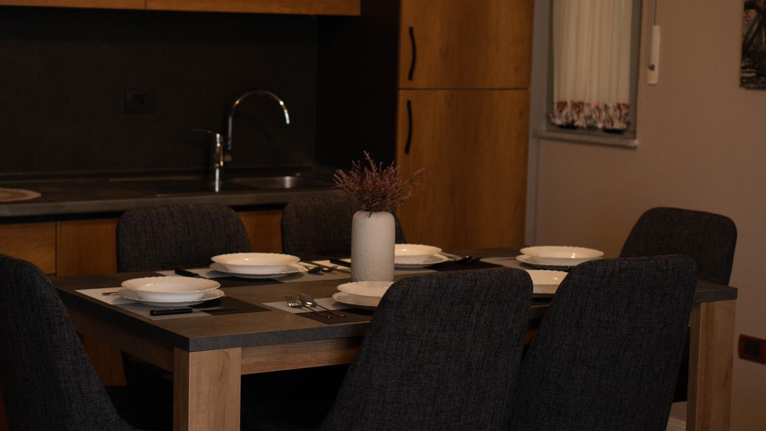 EKA Luxury Two-Bedroom Premium Apartment photo 3