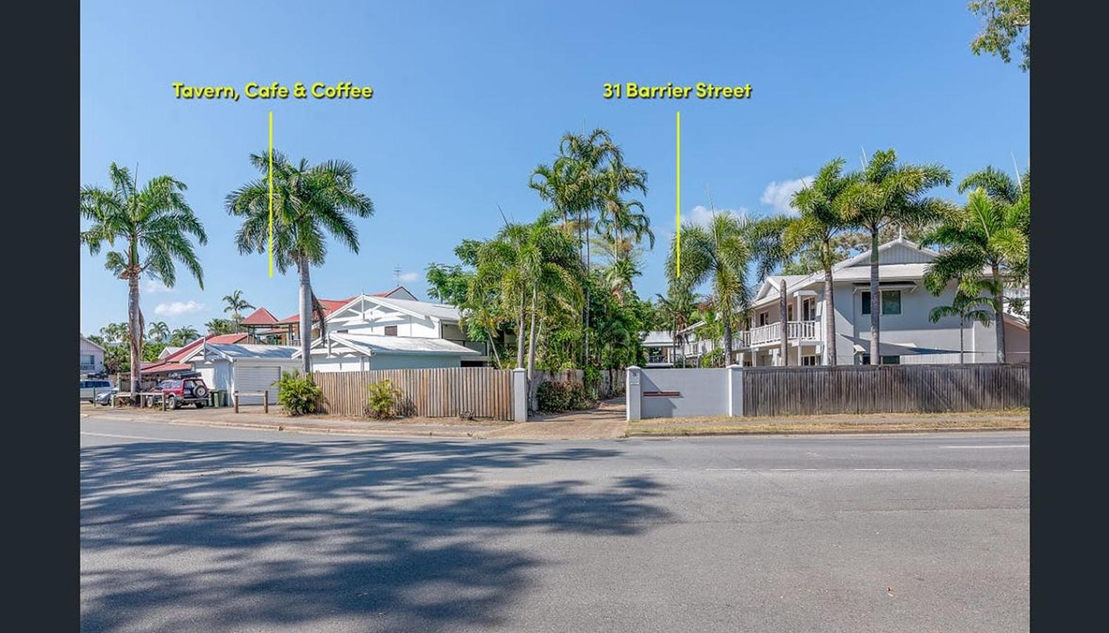 Entire 2 bedroom townhouse - Four Mile Beach Escapes - your home away from home