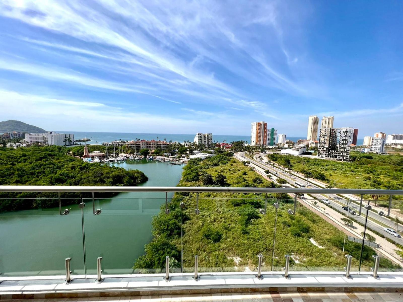 Marina Platino Plus vista panoramica al mar view 5