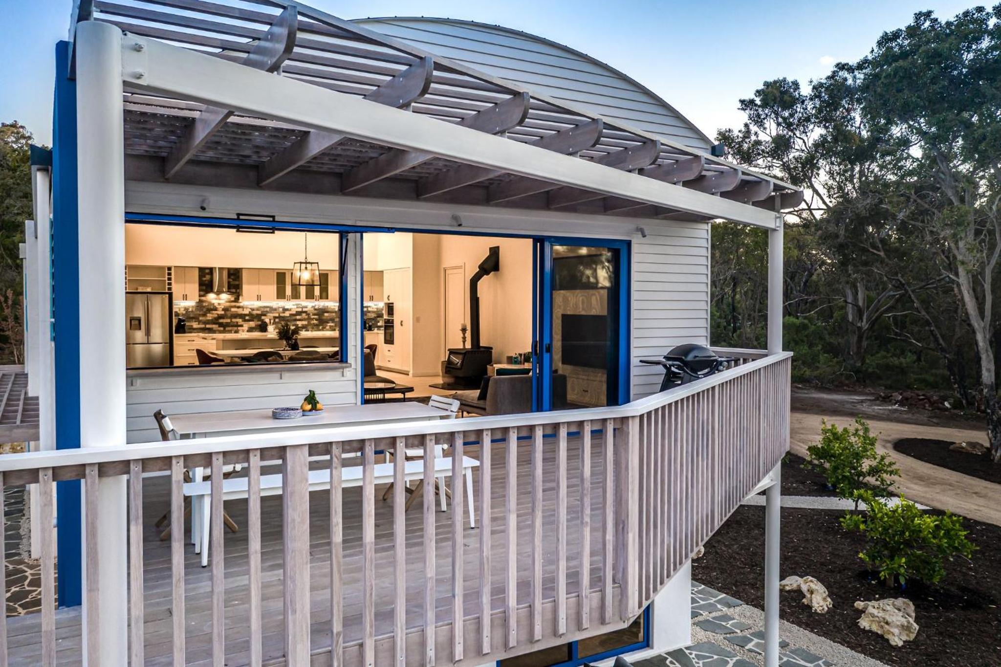 Carpe Mykonos - BRAND NEW HOME - bushland retreat