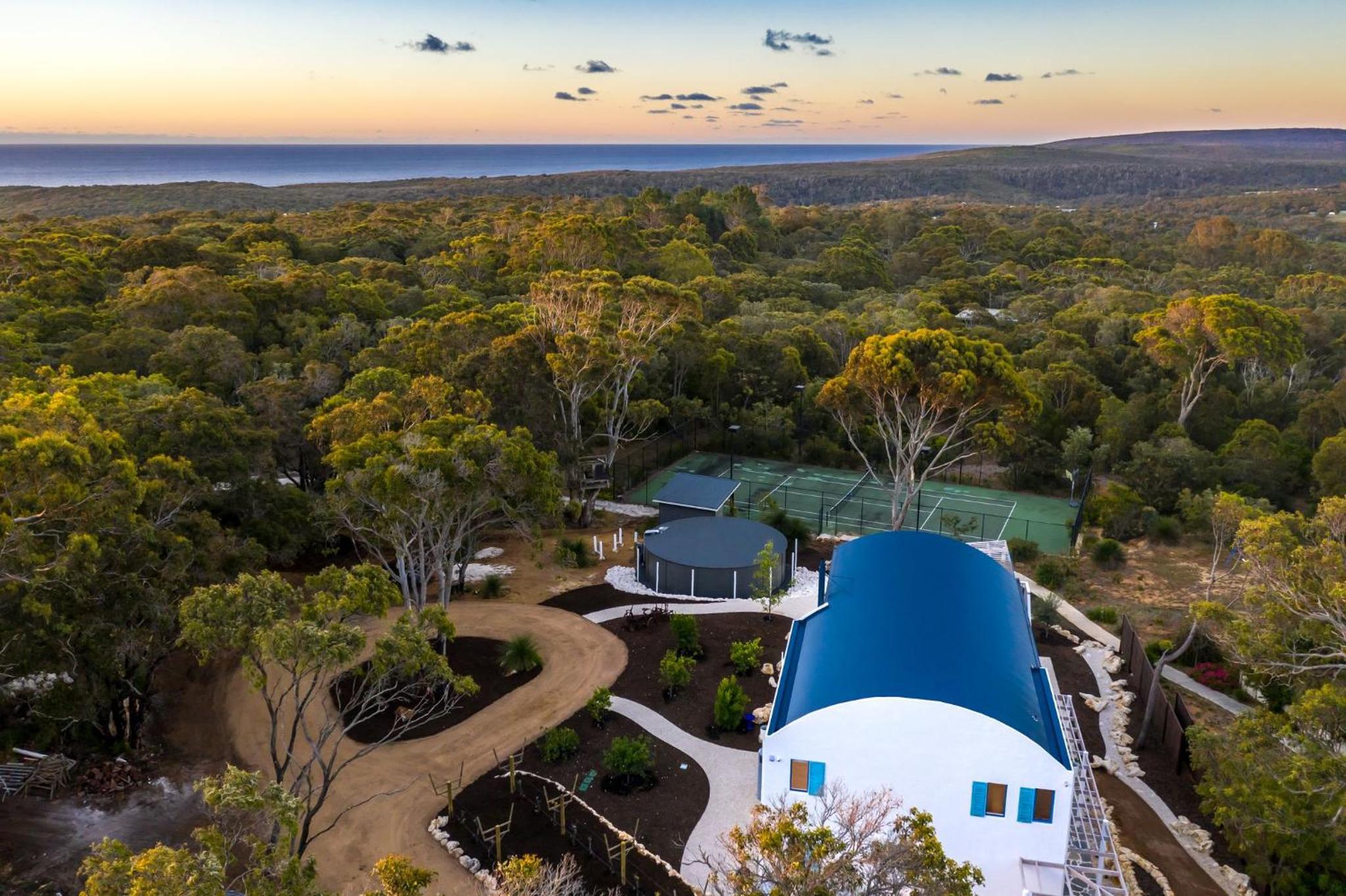 Carpe Mykonos - BRAND NEW HOME - bushland retreat