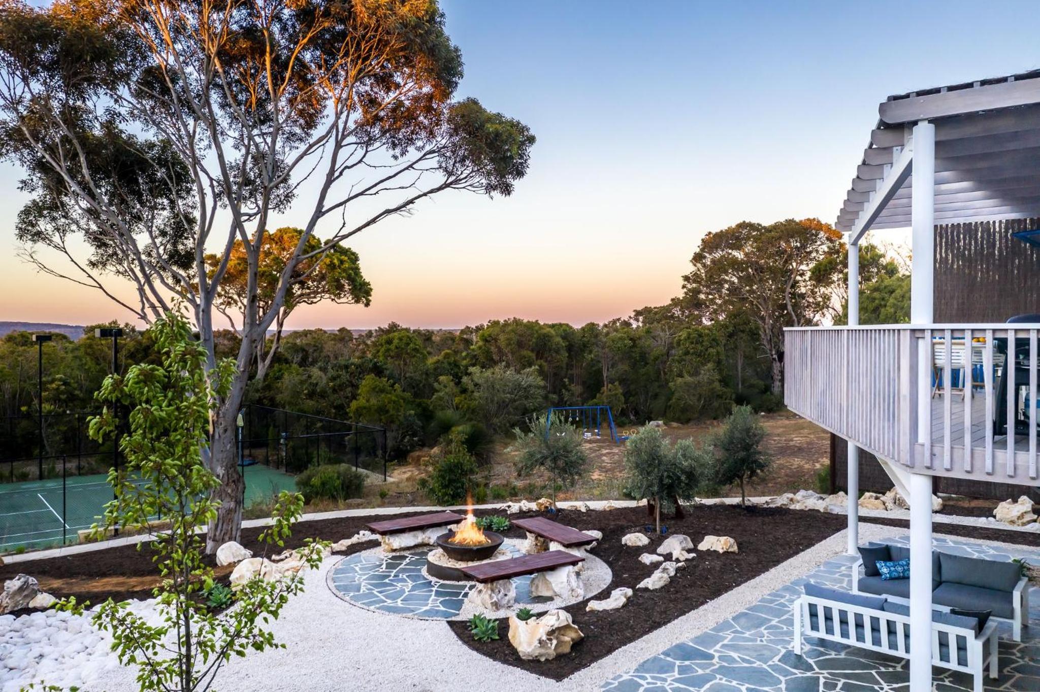 Carpe Mykonos - BRAND NEW HOME - bushland retreat
