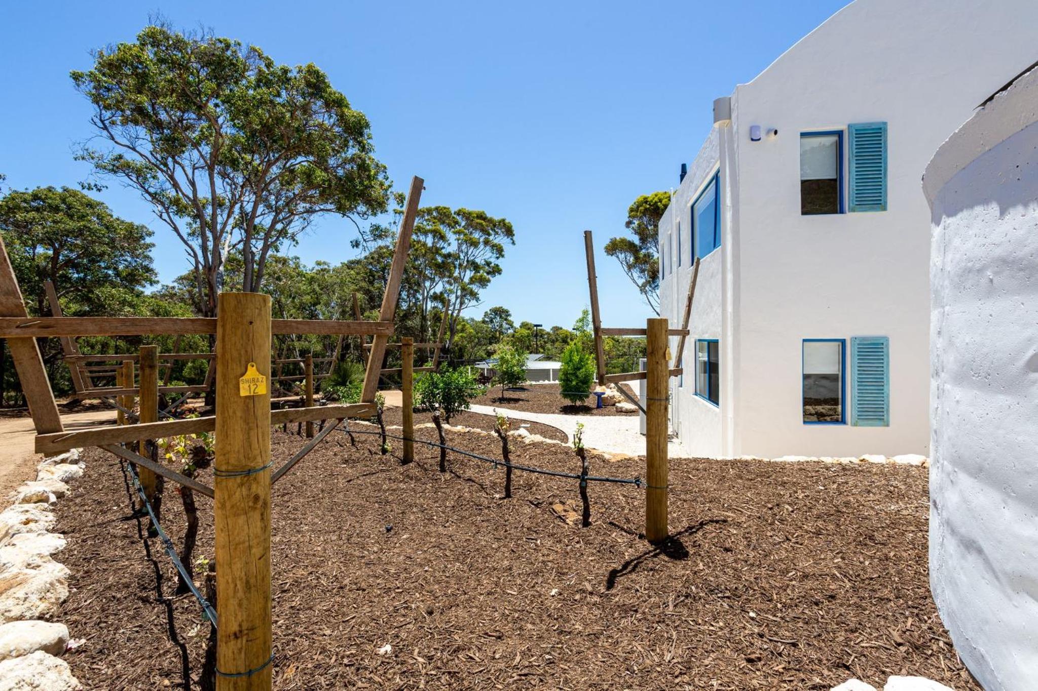 Carpe Mykonos - BRAND NEW HOME - bushland retreat
