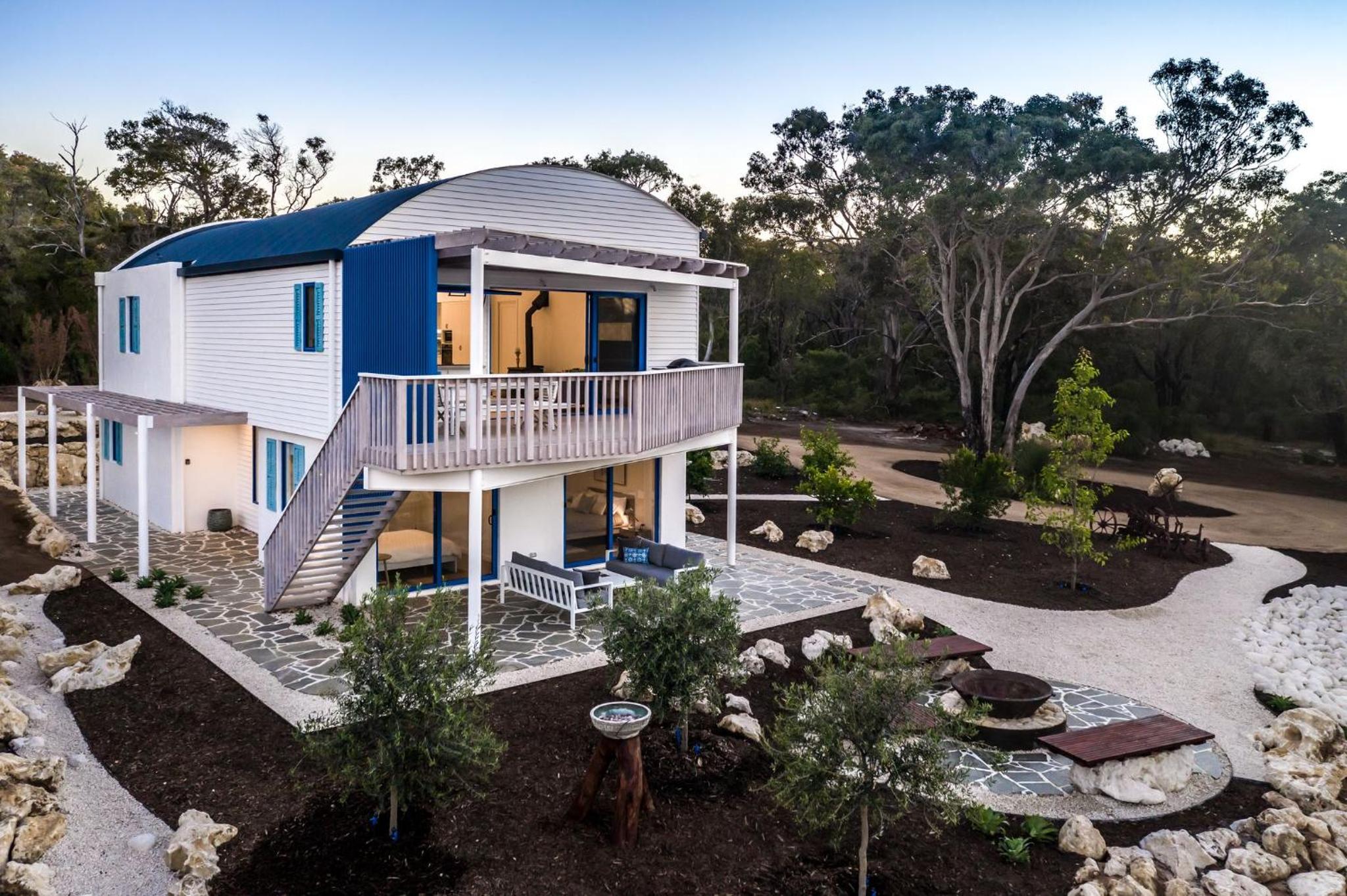 Carpe Mykonos - BRAND NEW HOME - bushland retreat