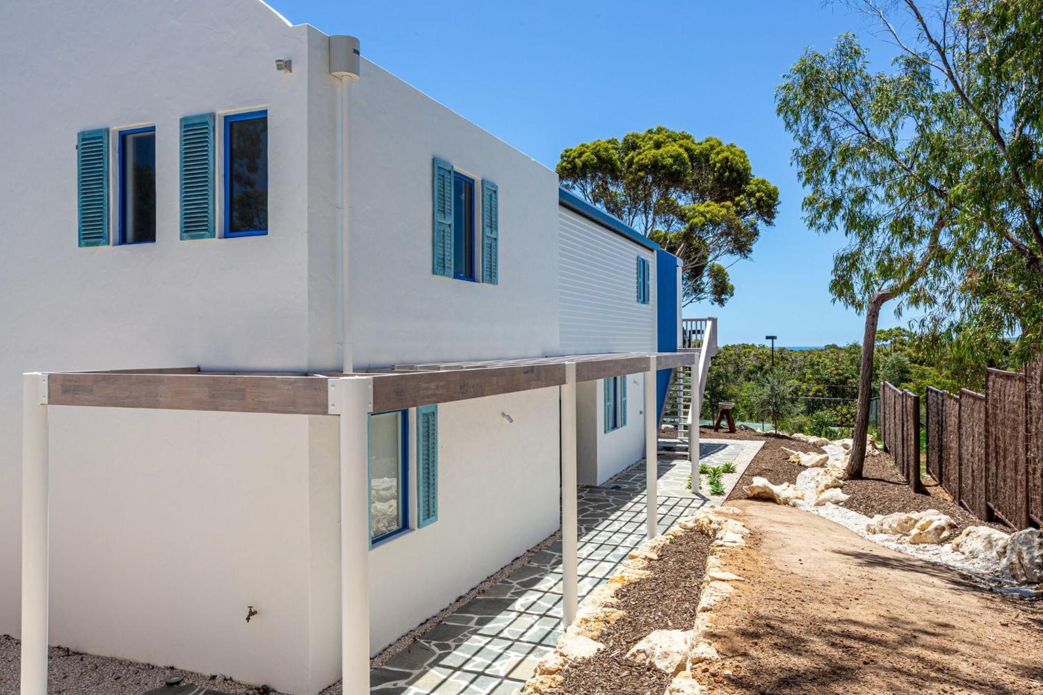 Carpe Mykonos - BRAND NEW HOME - bushland retreat