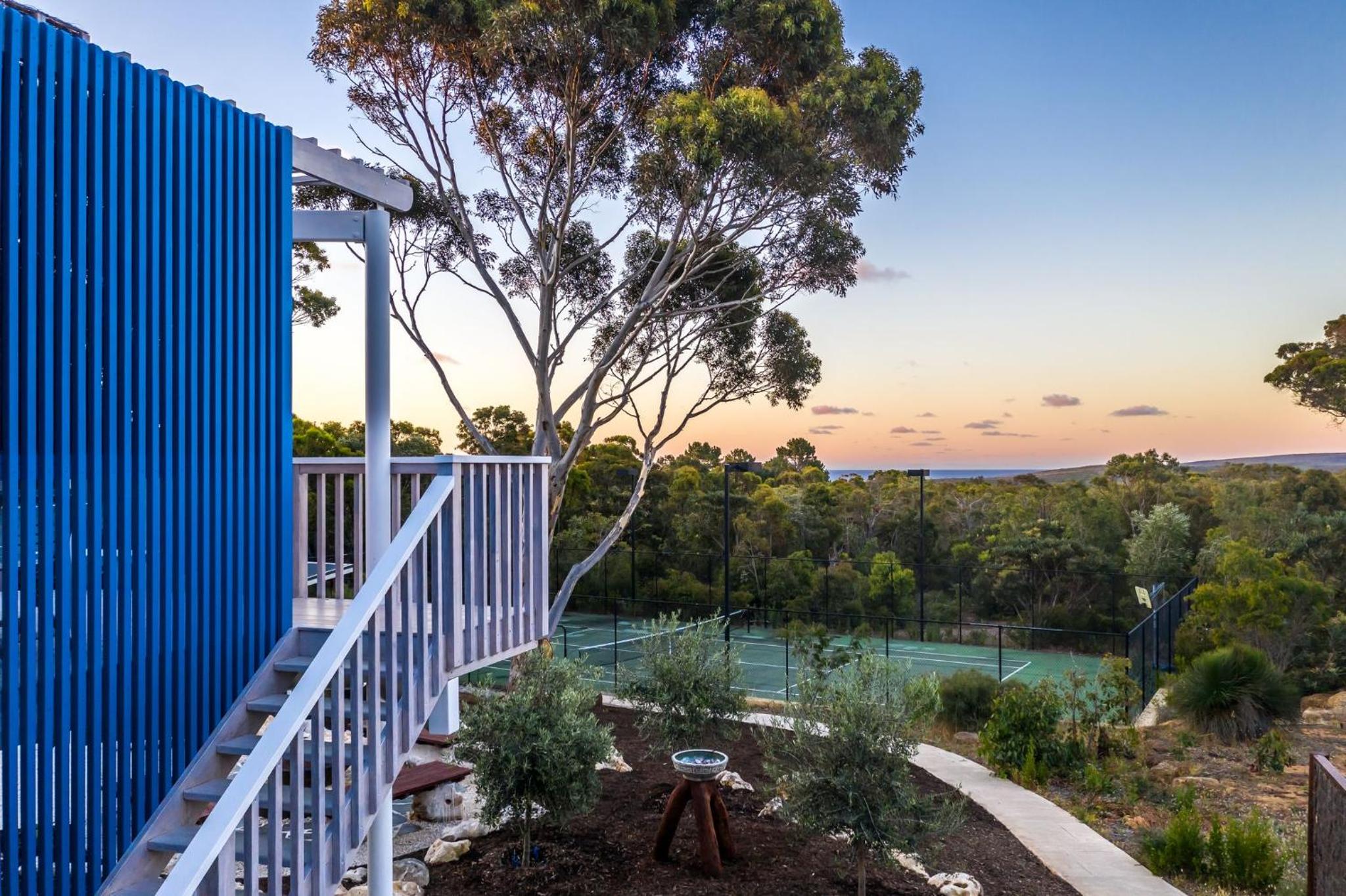 Carpe Mykonos - BRAND NEW HOME - bushland retreat