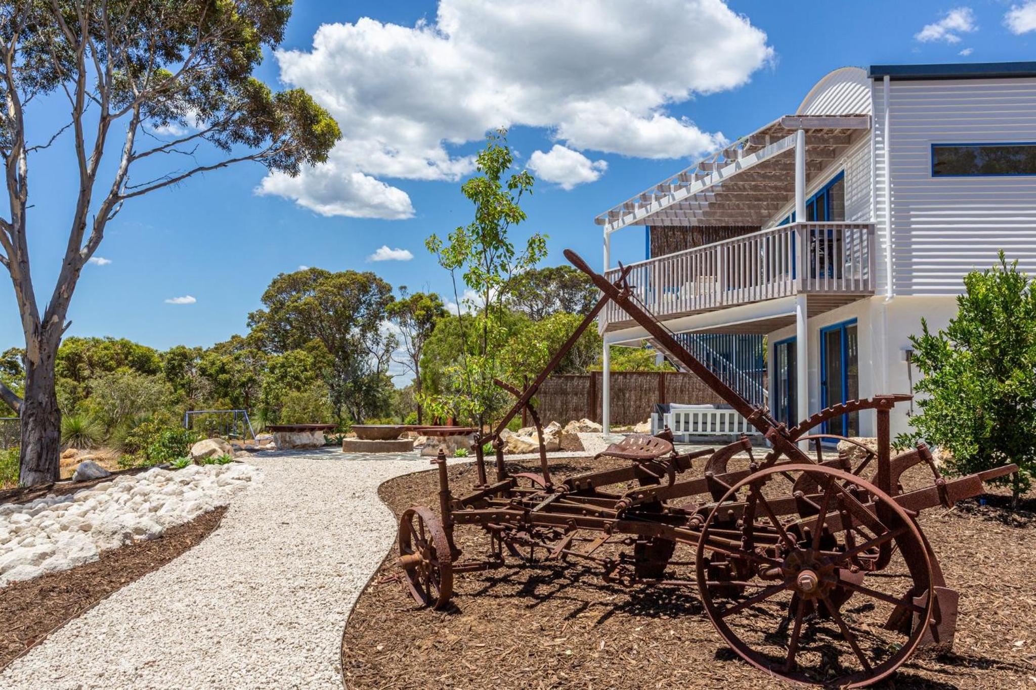Carpe Mykonos - BRAND NEW HOME - bushland retreat