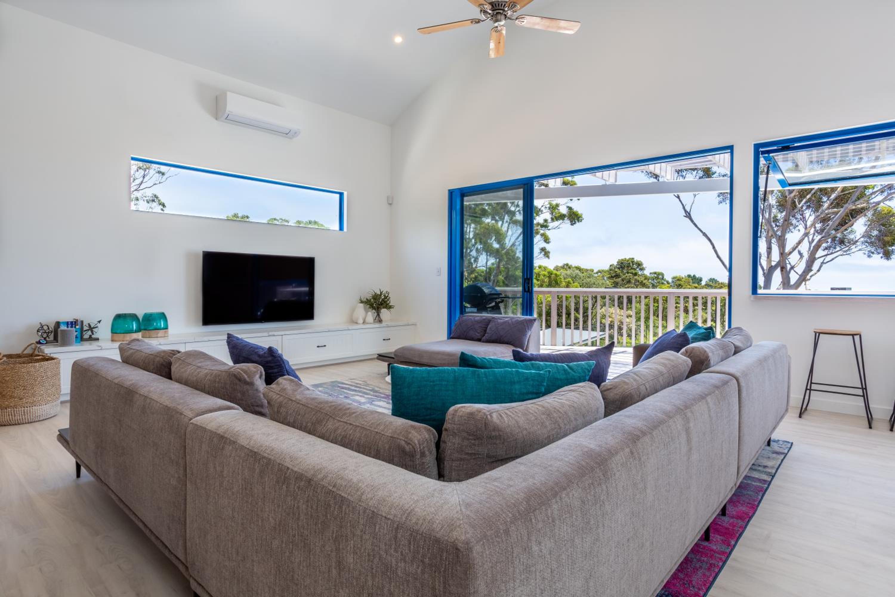 Carpe Mykonos - BRAND NEW HOME - bushland retreat