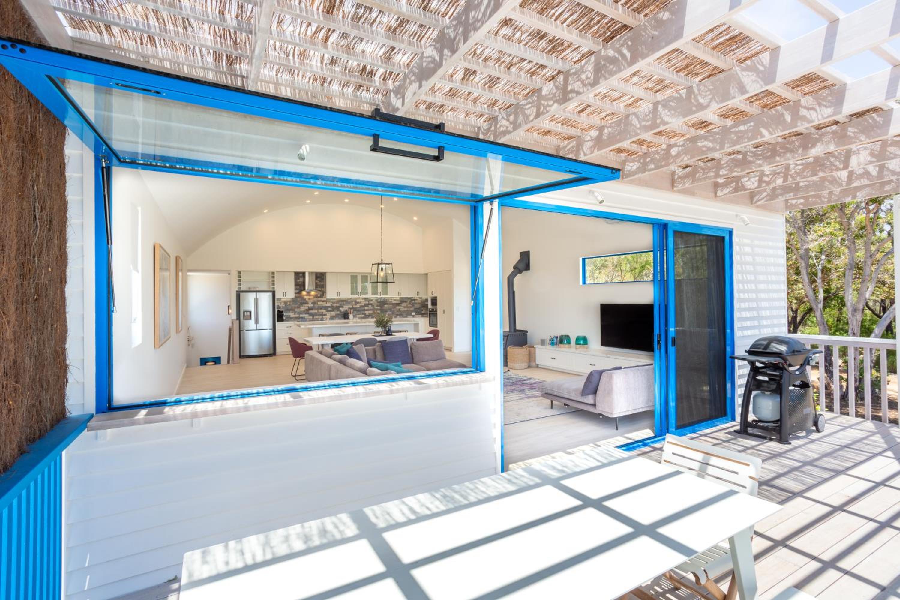 Carpe Mykonos - BRAND NEW HOME - bushland retreat