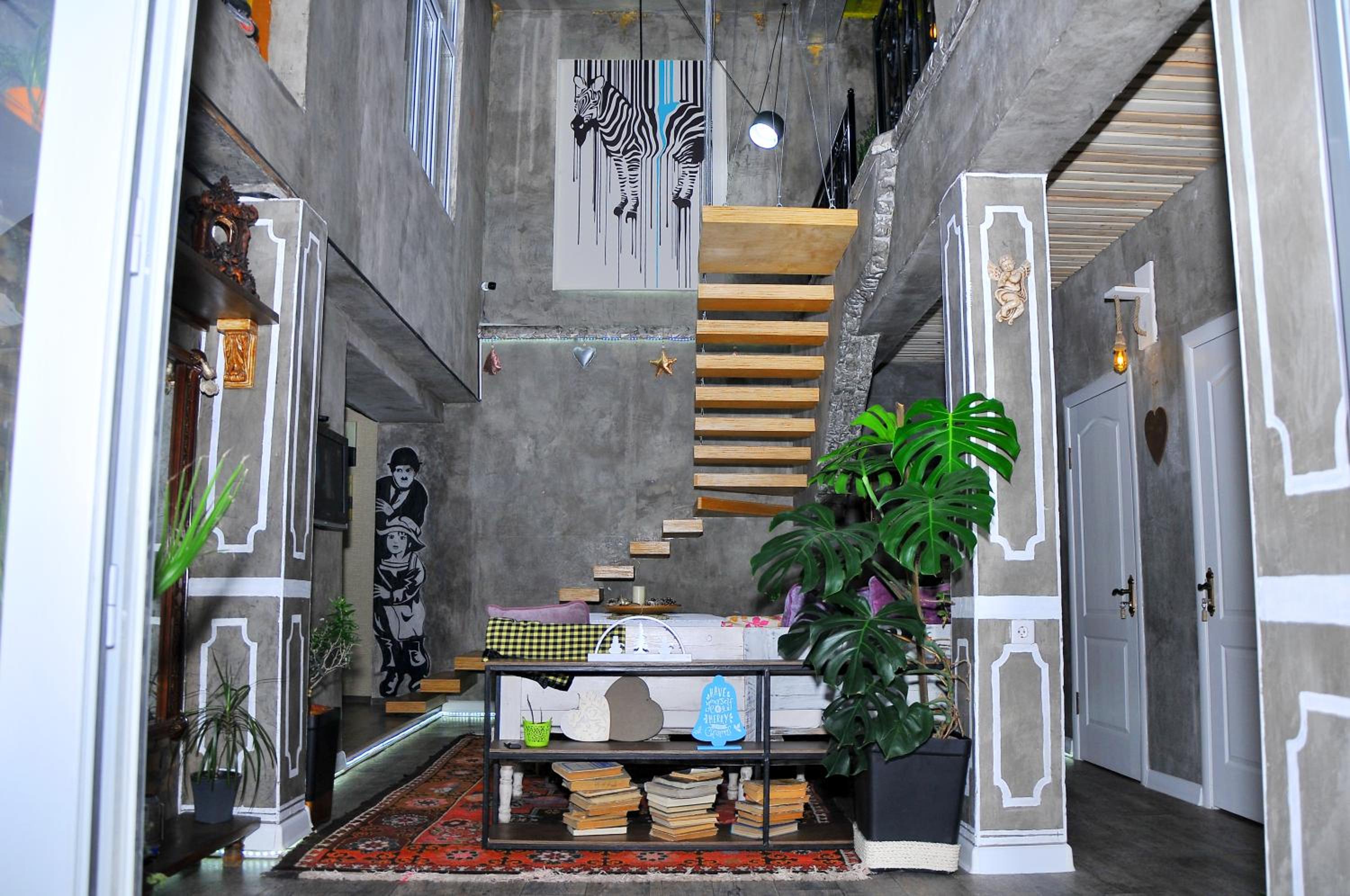 Sweet Home Art Boutique