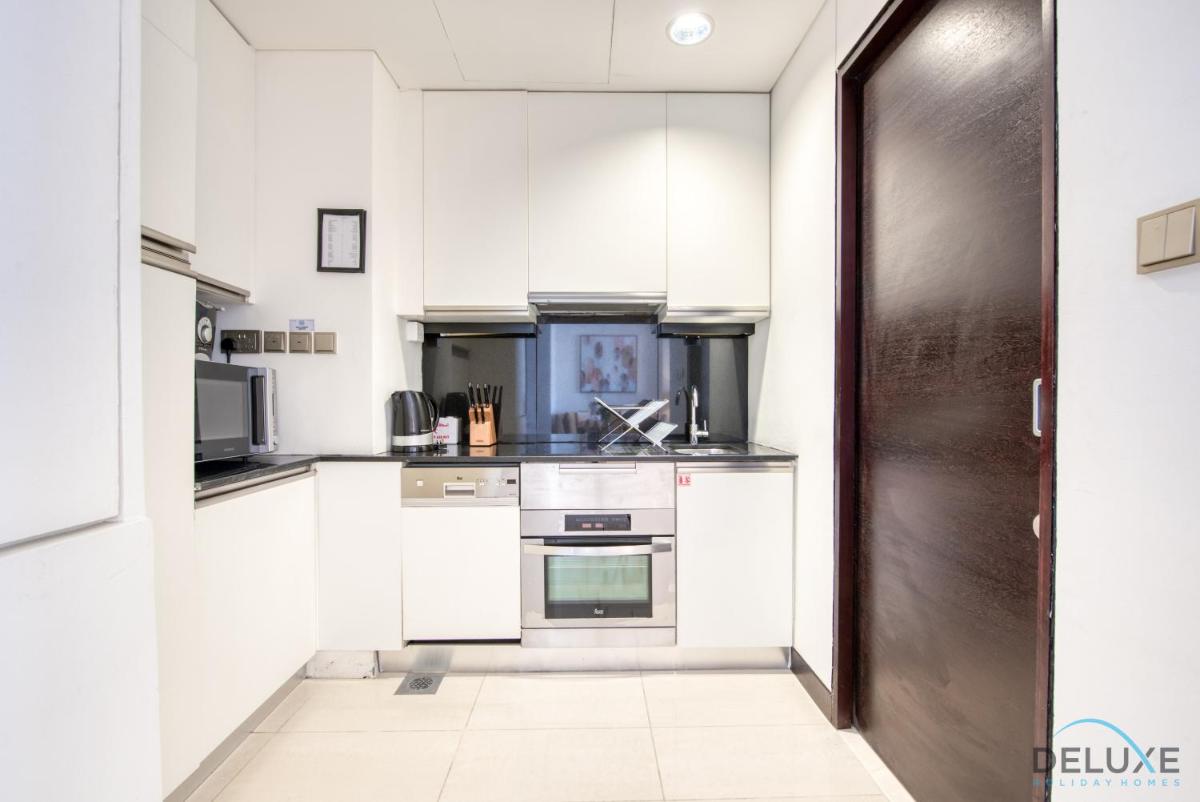 Prim Studio at The Address Residences Dubai Marina by Deluxe Holiday Homes