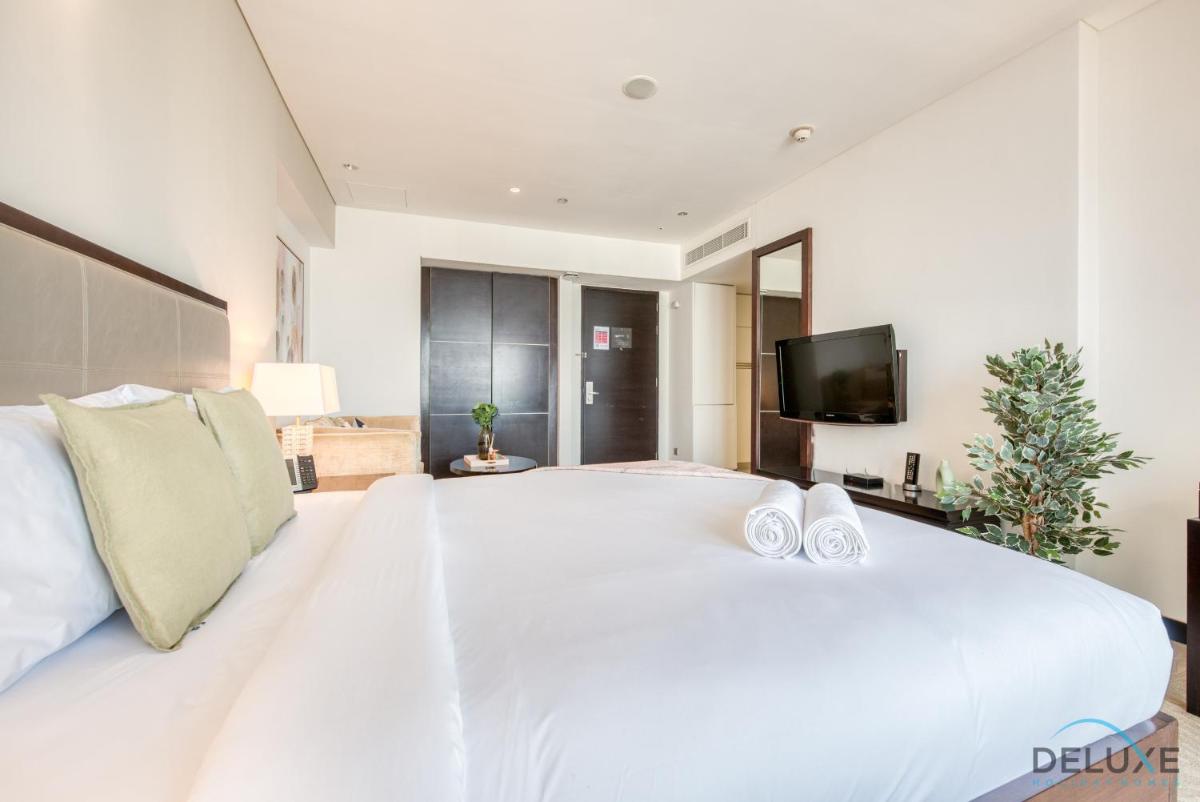 Prim Studio at The Address Residences Dubai Marina by Deluxe Holiday Homes