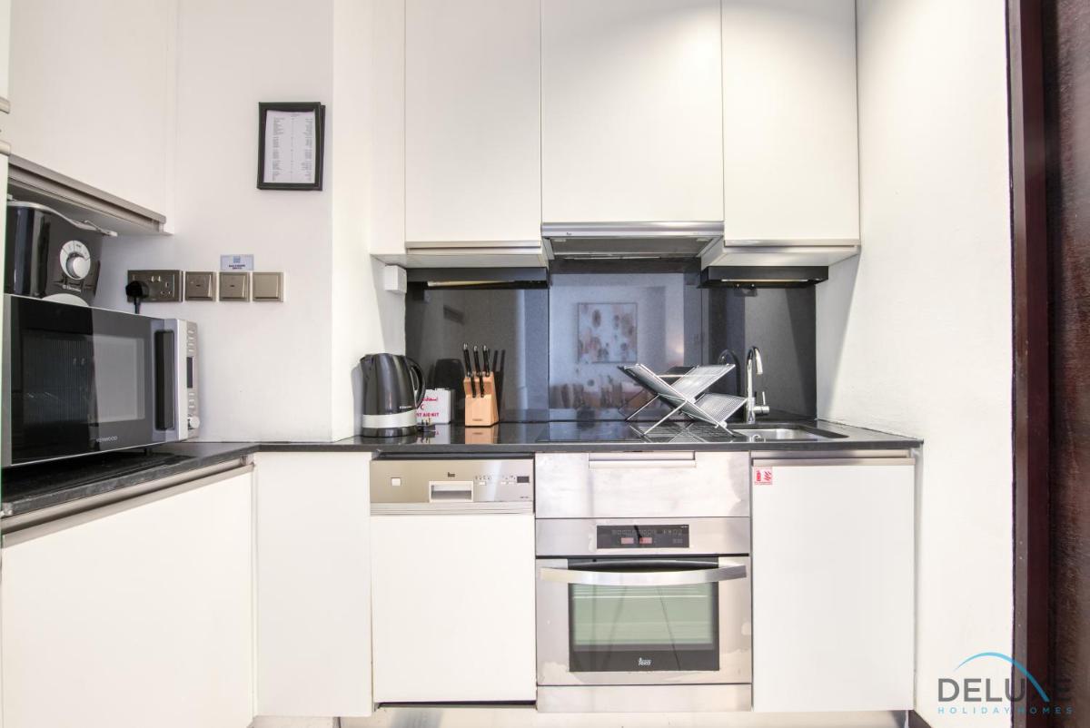 Prim Studio at The Address Residences Dubai Marina by Deluxe Holiday Homes