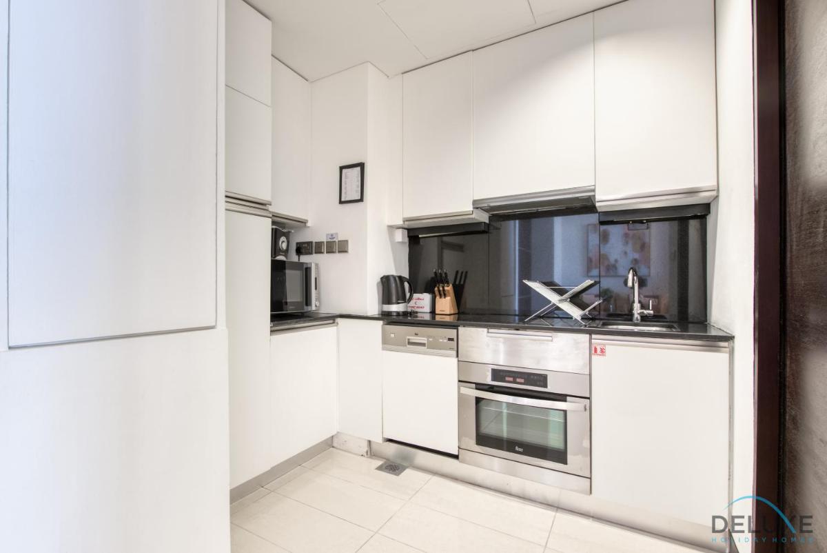 Prim Studio at The Address Residences Dubai Marina by Deluxe Holiday Homes