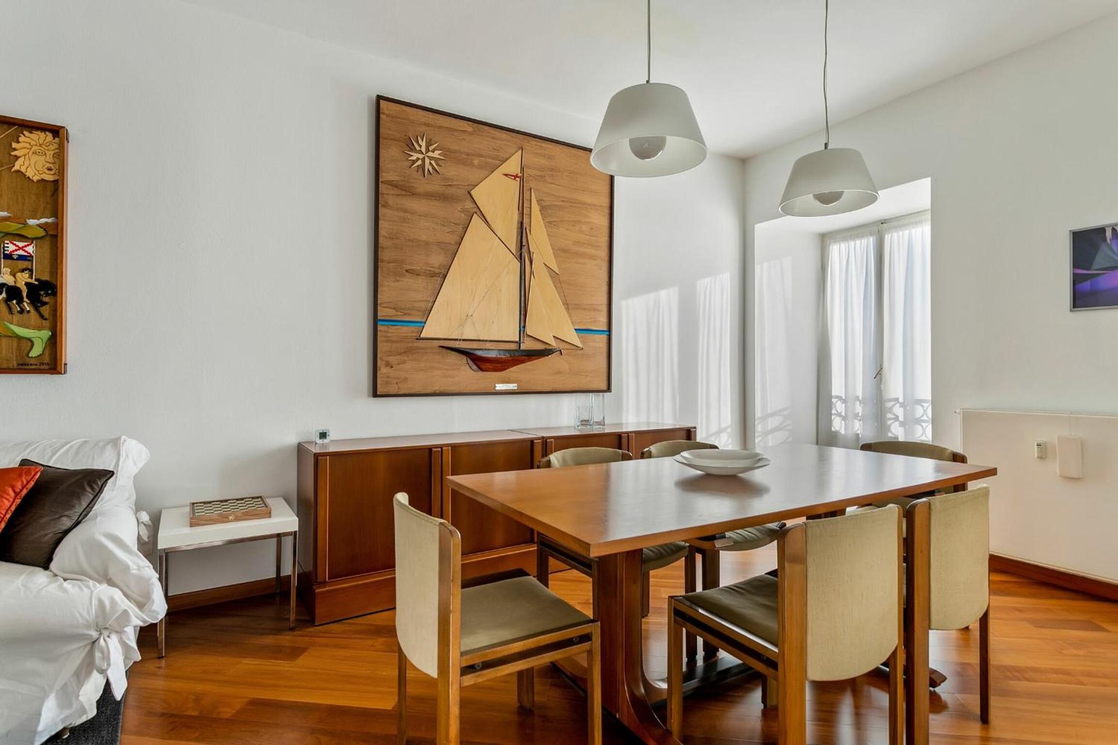 Piazzetta Lake View by Halldis en Dongo — dining