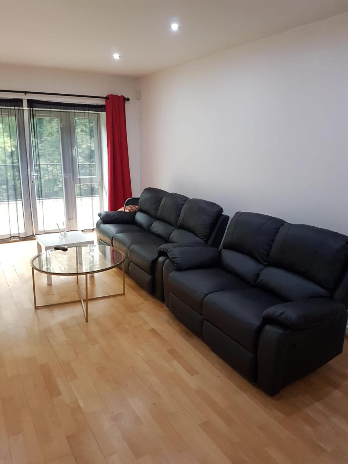 Leicester River Building Ensuite King size Luxury Bed view 4