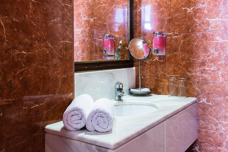 Kyveli Suites