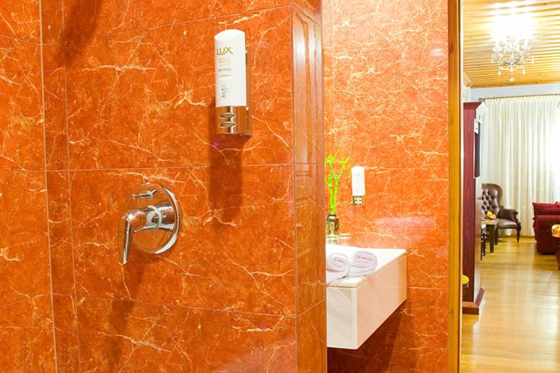 Kyveli Suites