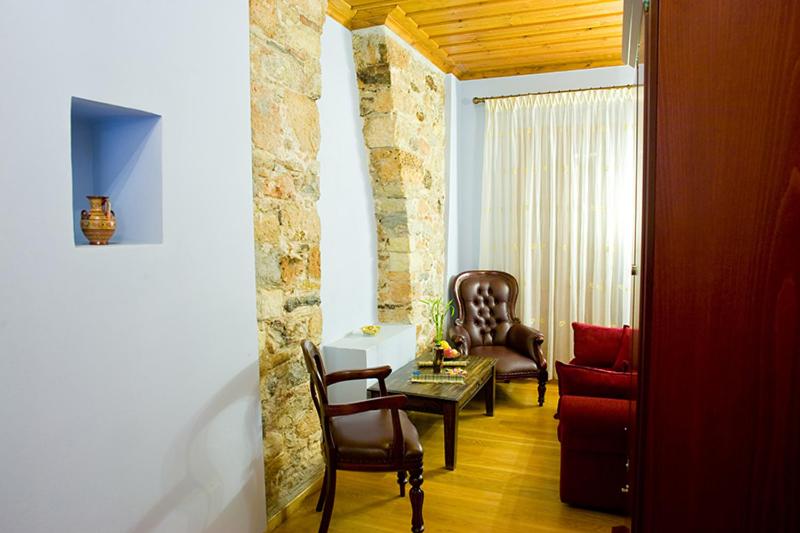 Kyveli Suites