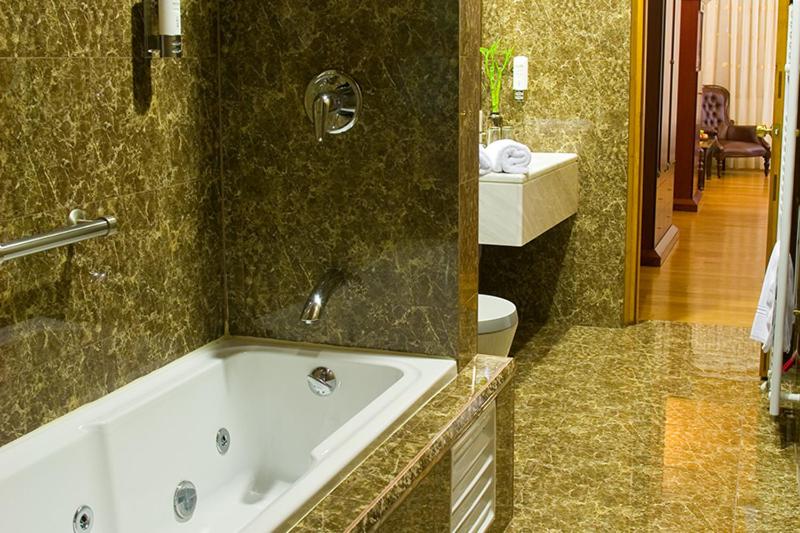 Kyveli Suites