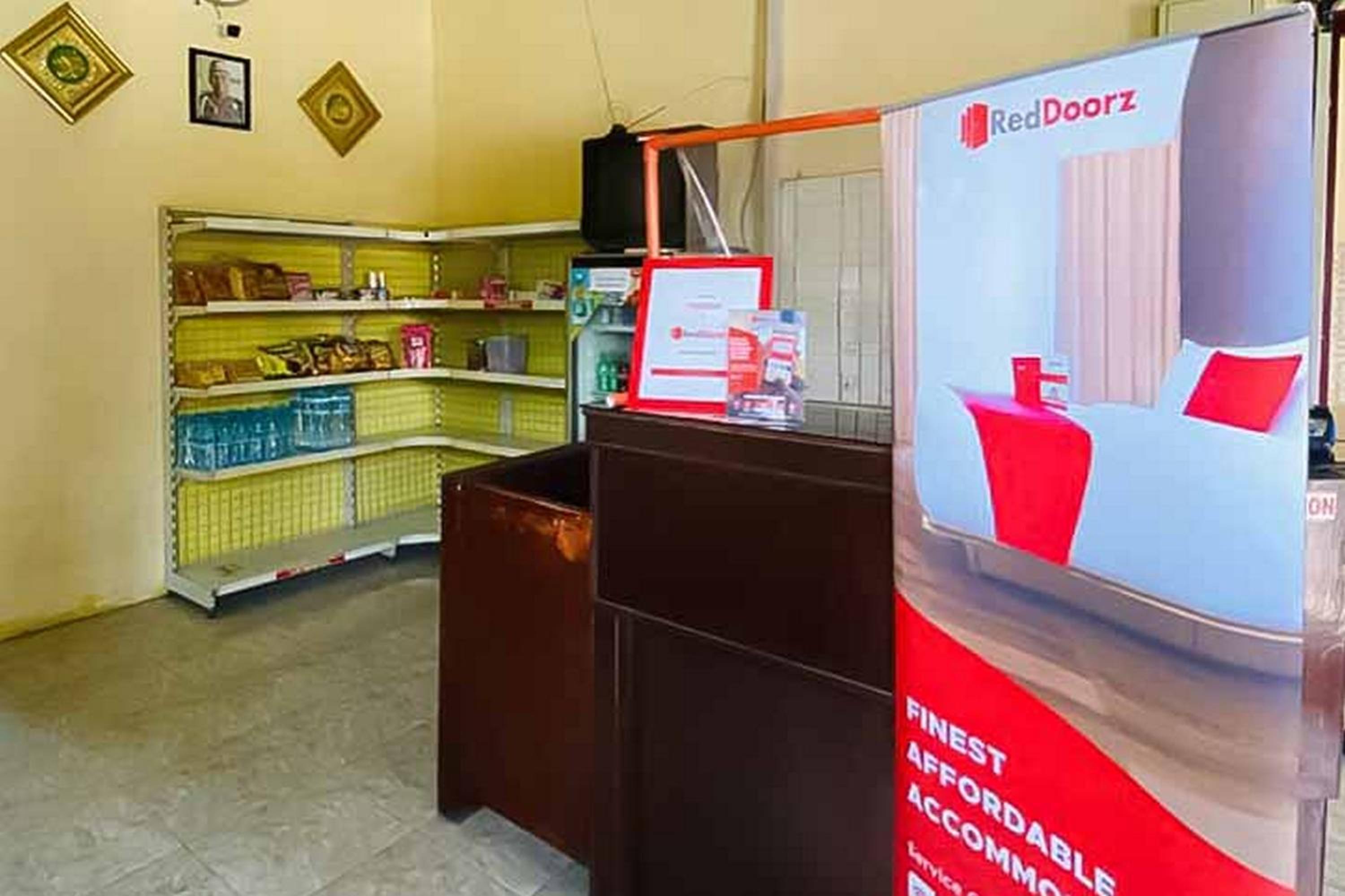 RedDoorz Syariah near T1 Juanda Airport 2