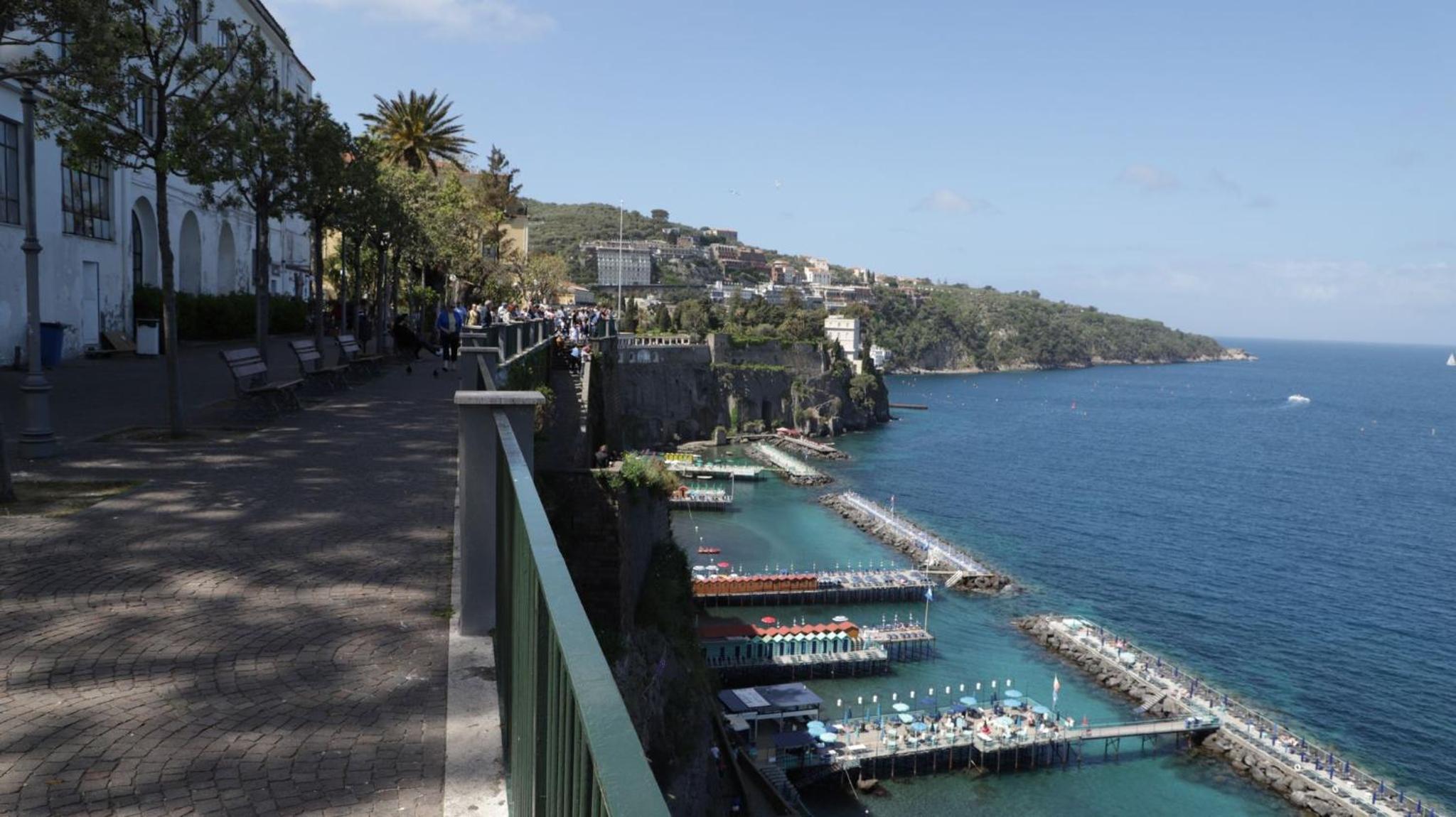 Blurooms view 3