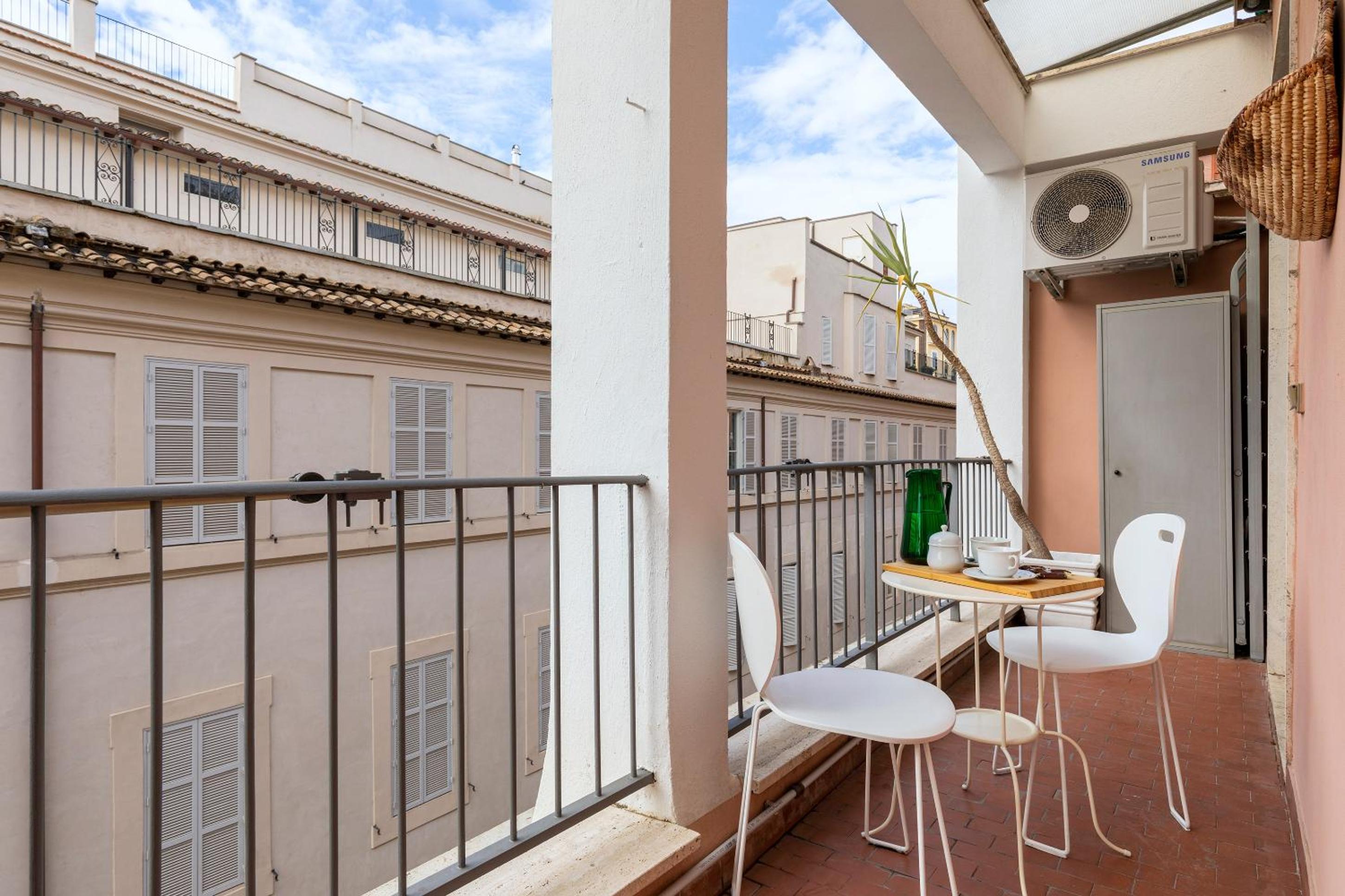 Rome As You Feel - Zoccolette Apartment in Campo de Fiori