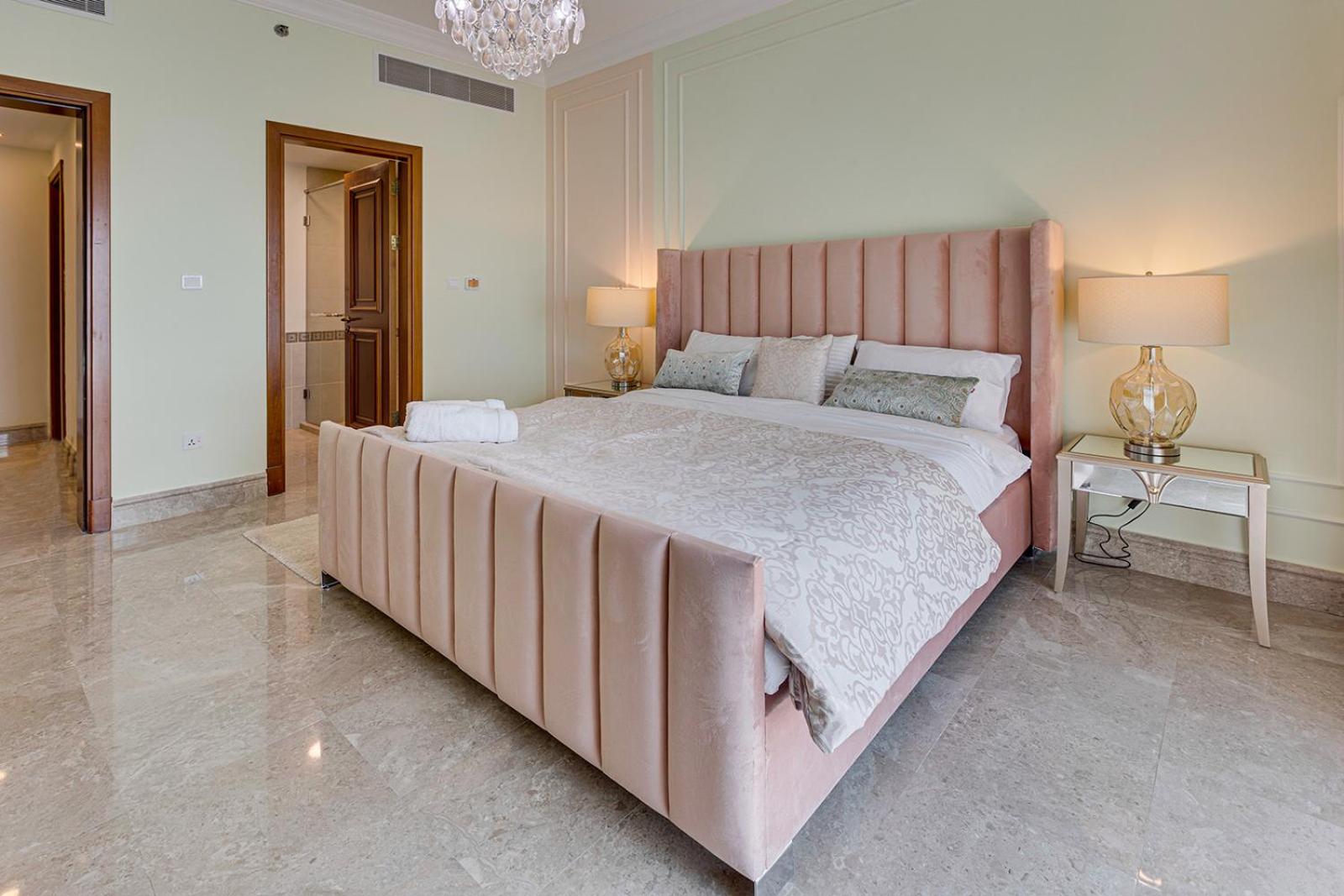 Fairmont Apartments The Palm, Free access to hotel beach and pools
